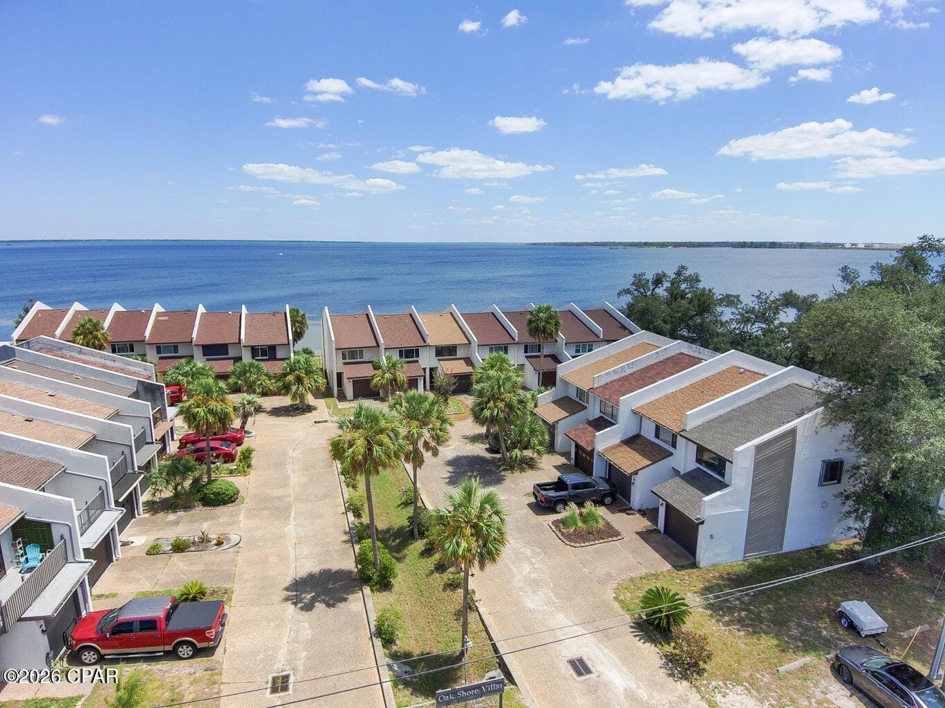 Oakshore Villas Twnhs - Residential