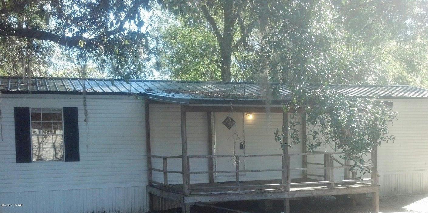 Very nice 3 Bedroom, 2 Bath mobile home in the Green Head area. Situated on a large lot. Water and sewer provided! Quiet, country living! Fenced in yard! Animals negotiable with $150 non-refundable animal fee.