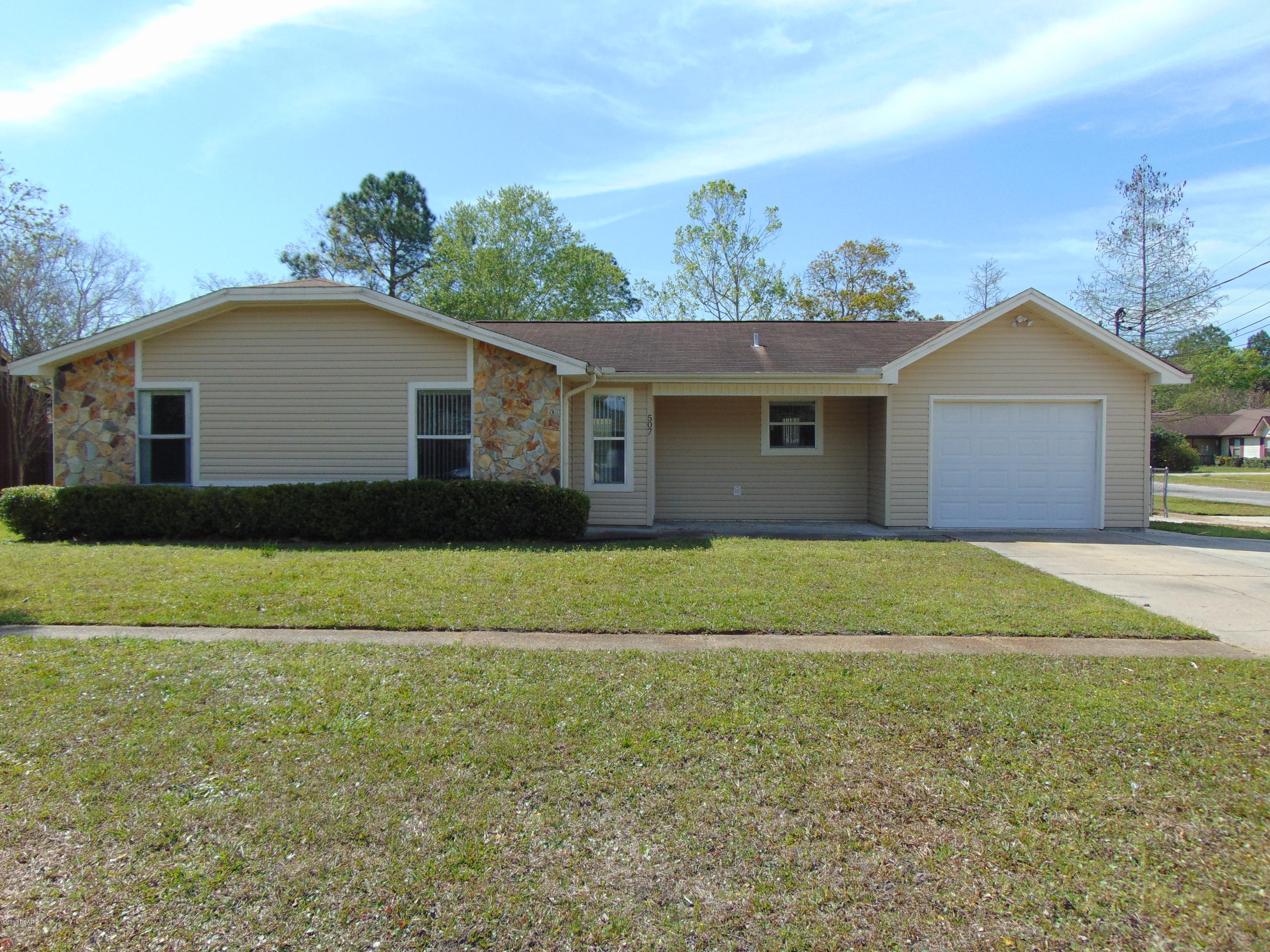 Pine Forest Est Ph 4 - Residential Lease