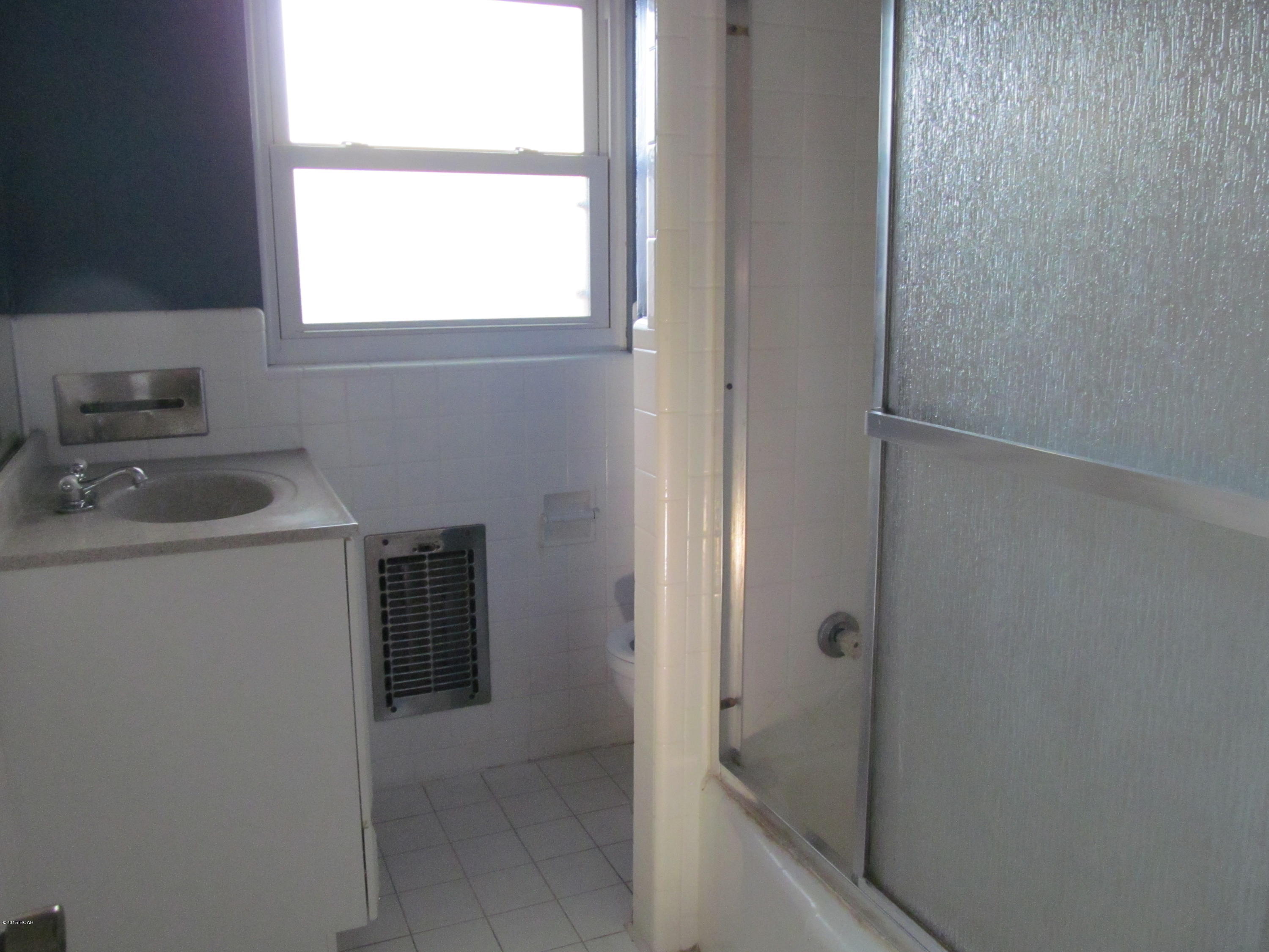 Woodlawn Unit 1 - Residential Lease