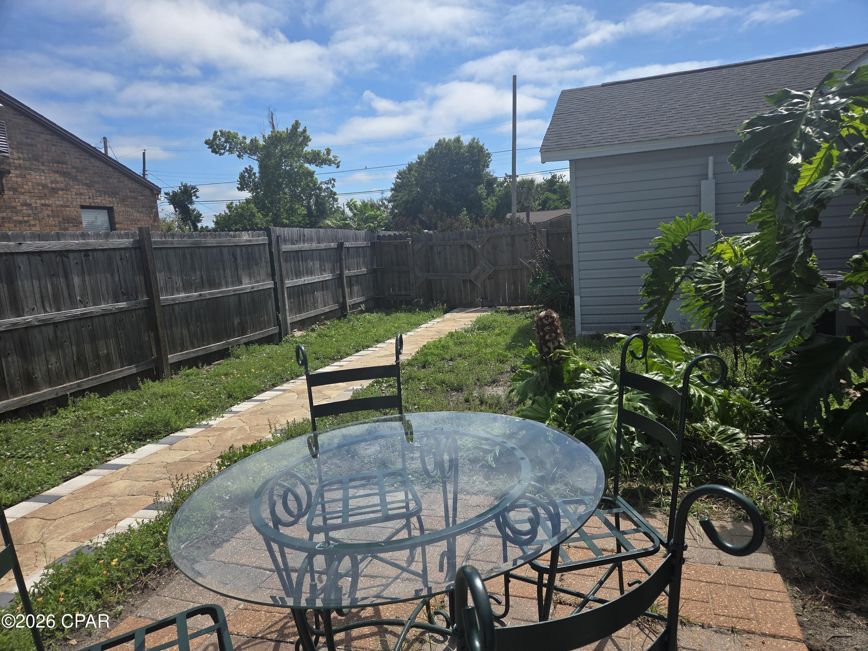 Enjoy simple, low-maintenance living in this attached efficiency unit located at 1525 Oak Ave in the heart of Panama City. This cozy space includes all utilities in the rent, helping keep monthly expenses predictable and affordable. The unit also features its own private, fully fenced yard--perfect for enjoying outdoor space with added privacy.

Conveniently located just minutes from Downtown Panama City, local restaurants, shopping, and waterfront attractions, you'll also have quick access to nearby parks and the scenic beauty of St. Andrews Bay. The beaches of Panama City Beach are just a short drive away.

Please note: No pets permitted. Tenant will be required to obtain a separate mailing address/P.O. Box for mail delivery.

-----------------------------------------------------------------------

*Electricity, Water/Sewer & Garbage Included!*

*NO PETS*