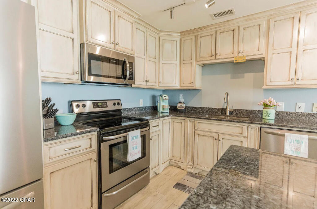Laketown Wharf - Residential