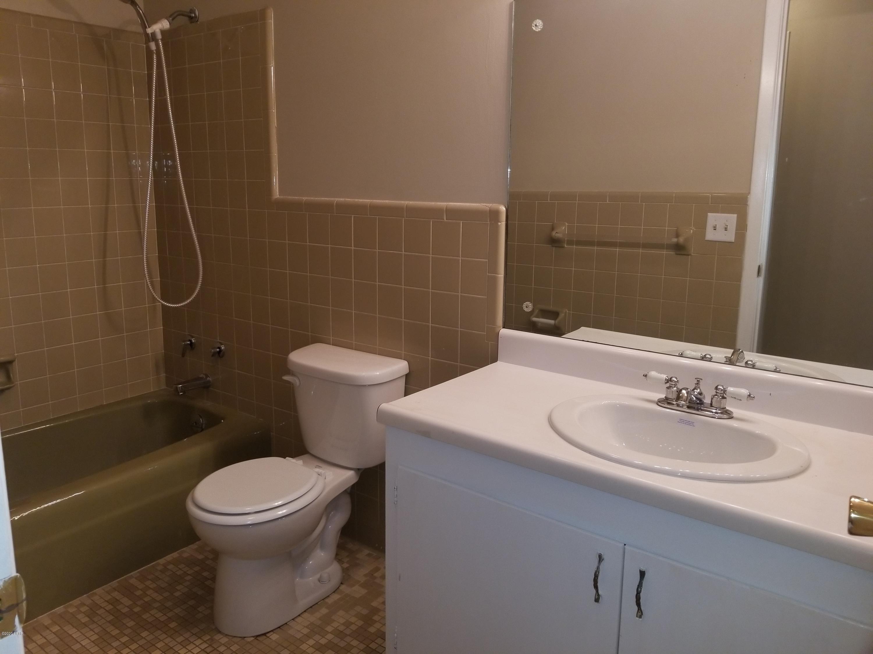 This home is located on a corner lot in Panama City close to schools and shopping.Home features a formal dining room, a patio off the den area and there is a separate laundry room and a garage.



*All pets are part of the application process and subject to the homeowner's approval*