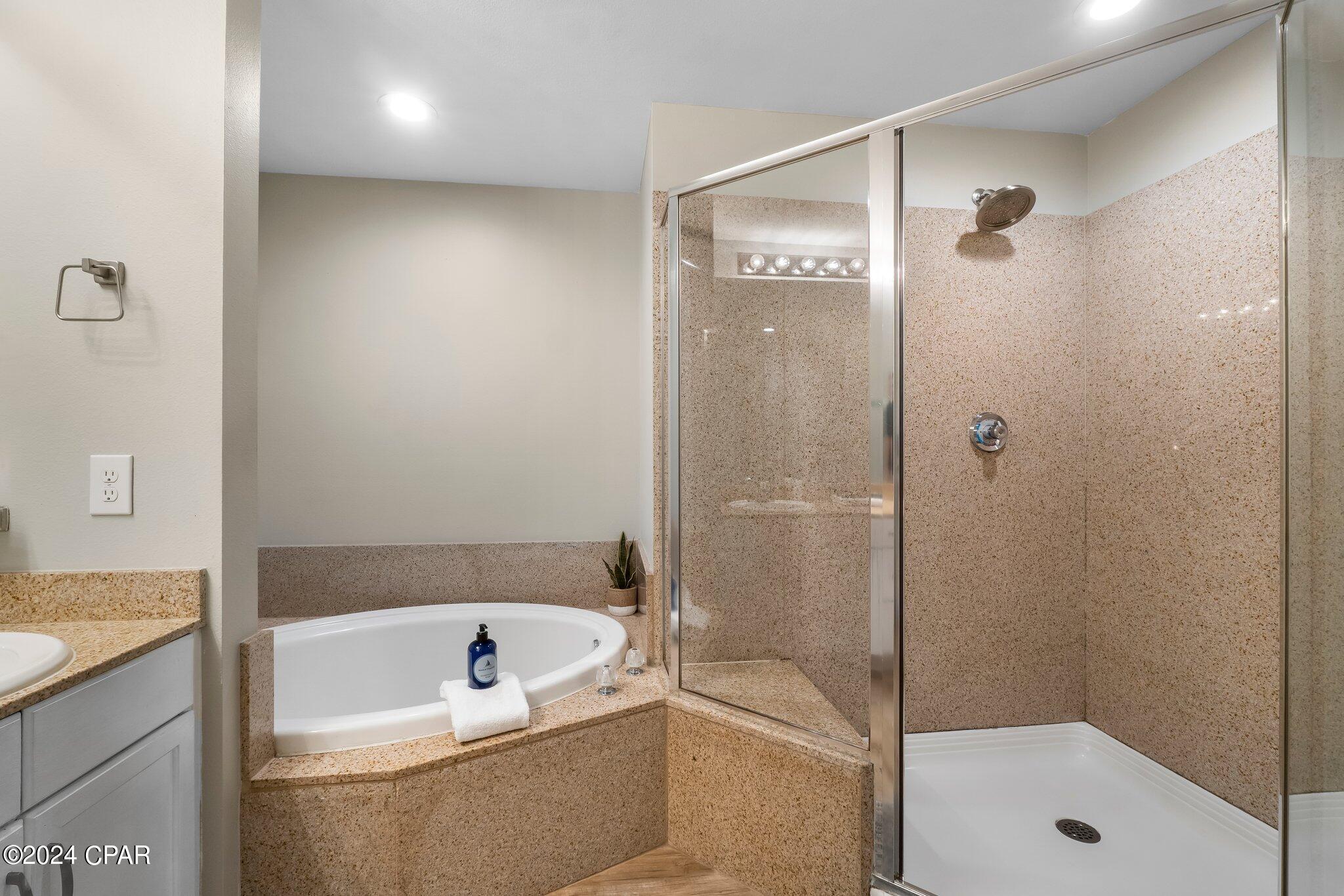 Laketown Wharf - Residential
