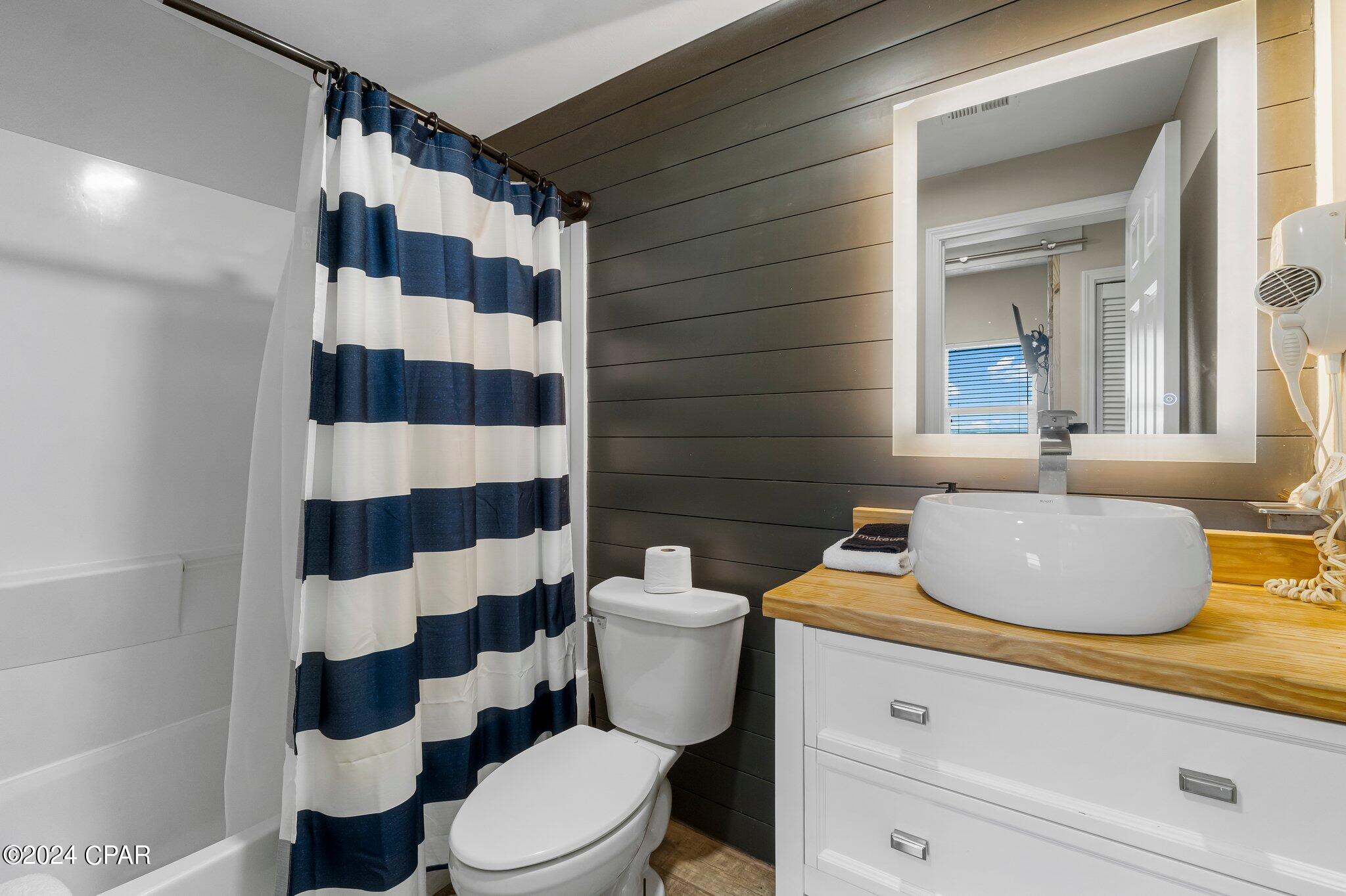 Laketown Wharf - Residential