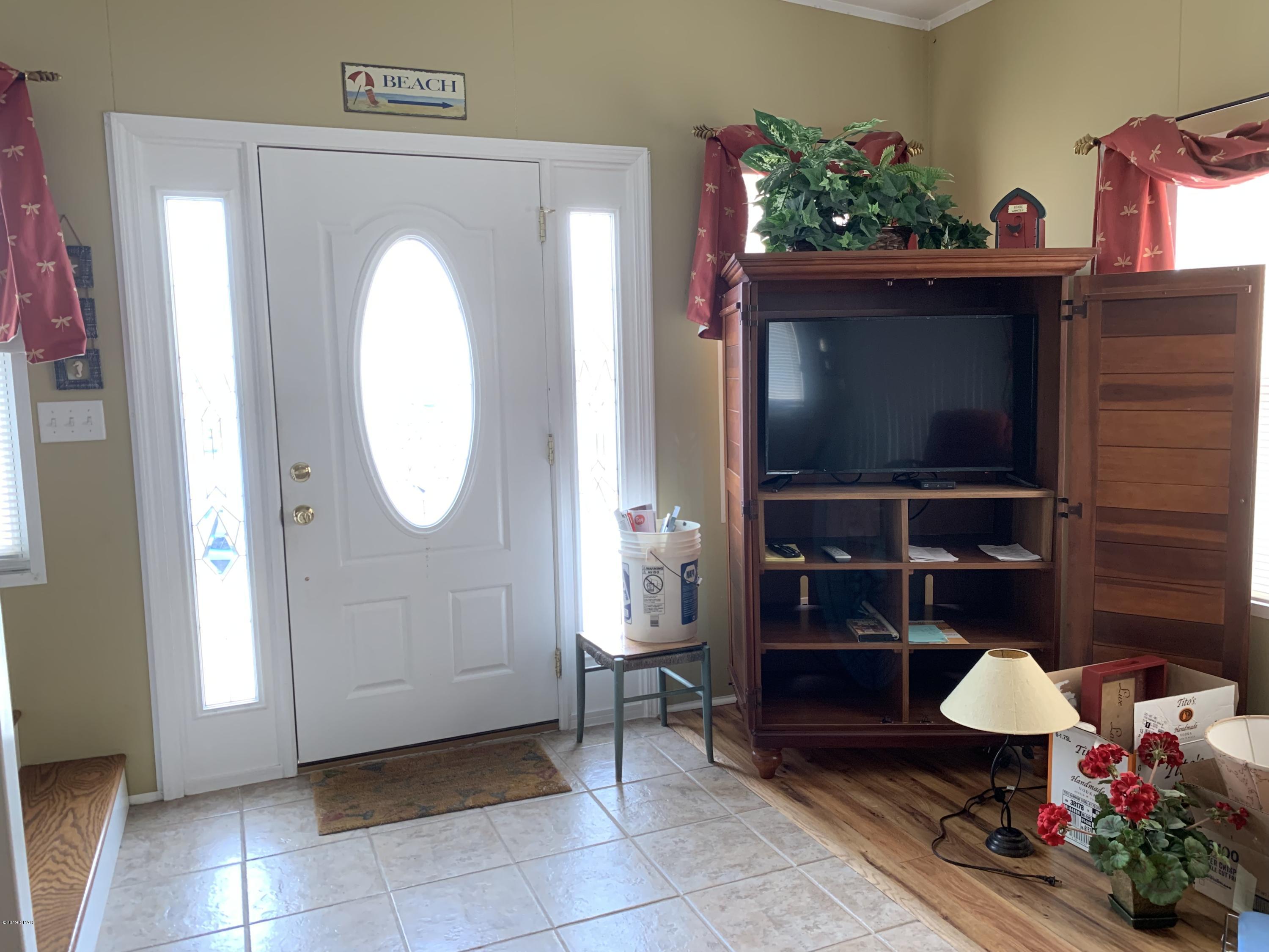 Emerald Pointe Resort - Residential Lease
