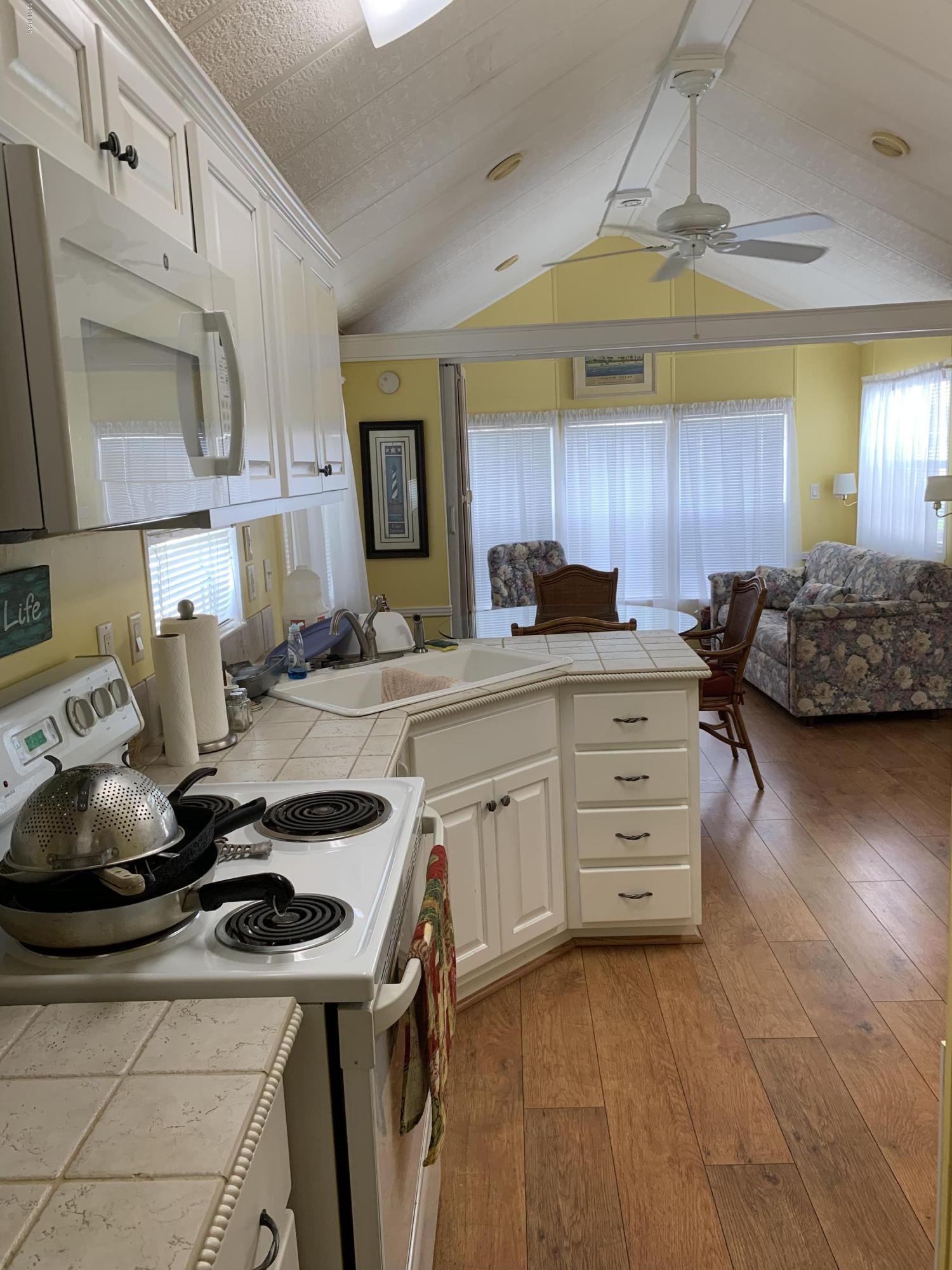 Emerald Pointe Resort - Residential Lease