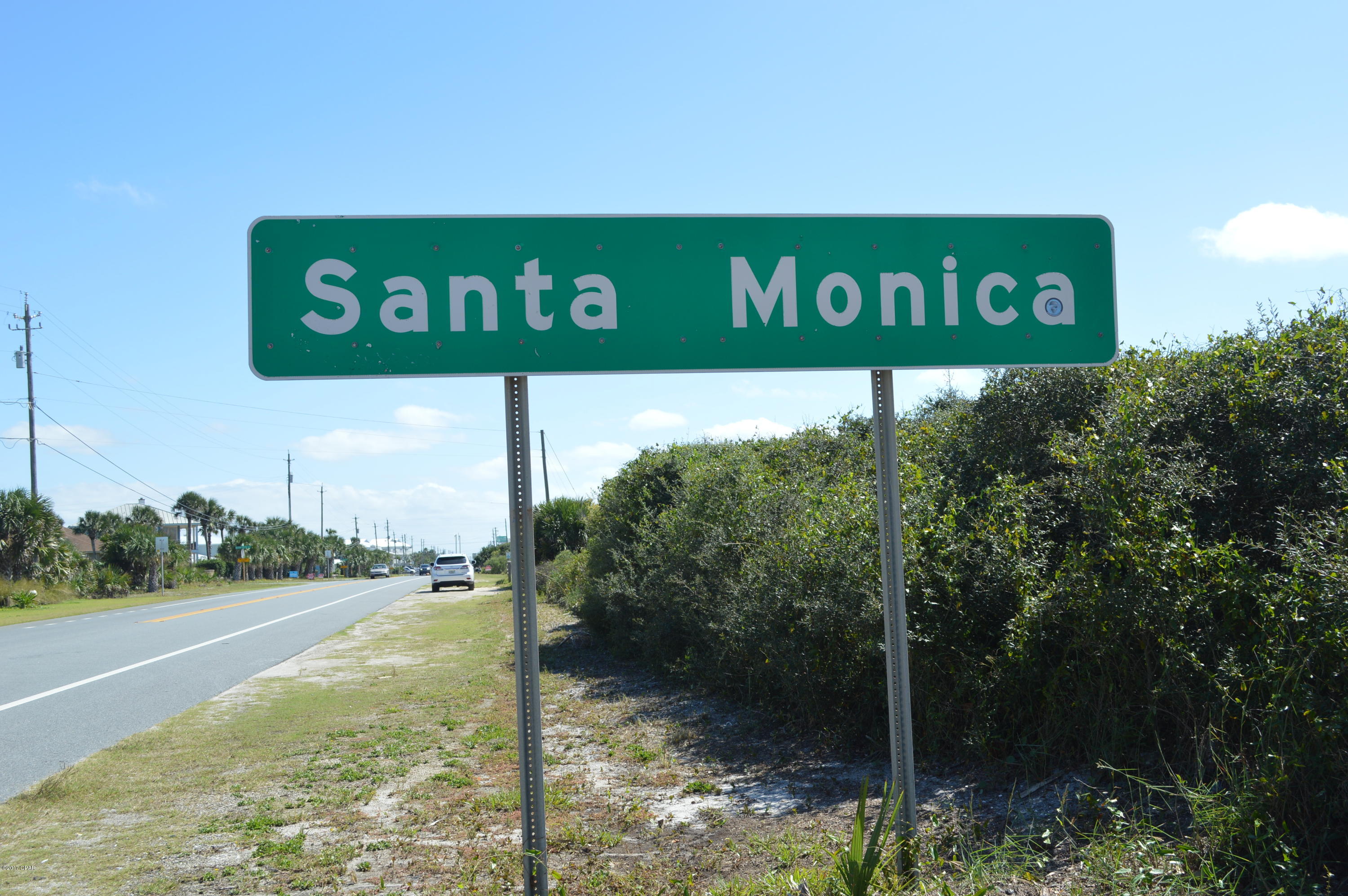 Santa Monica Beach - Land