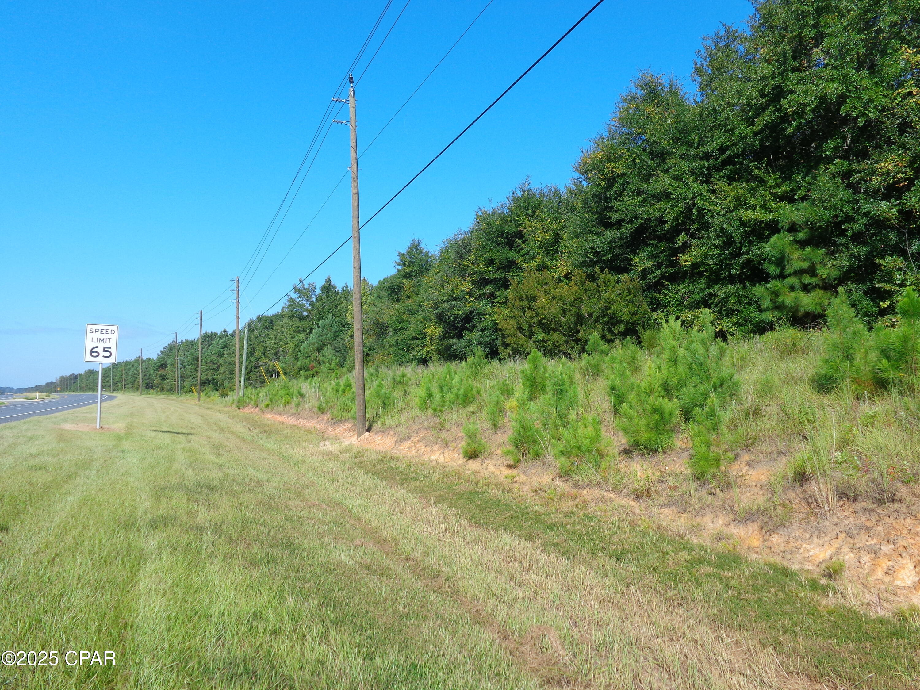REDUCED. !!  ONLY 34 MILES NORTH OF Panama City BEACH, THERE IS MASSIVE GROWTH  ALREADY PLANNED IN THE AREA.  BEST TIME TO INVEST ! THIS PROPERTY HAS APPROX. 2300' ON HWY 79. THE PROPERTY IS DIVIDED BY HIGHTOWER RD, WHICH ALSO LEADS DOWN TO HOLMES CREEK AND THE PARK. THE PARK IS MAINTAINED BY Washington County AND HAS A BOAT LAUNCH. ROLLING HILLS WITH BEAUTIFUL TREES. ALSO HAS EASY ACCESS FROM Panama City AND Lynn Haven, ALSO FROM I10 TO THE NORTH. HWY 79 IS A DIVIDED 4 LANE HWY, NORTH AND SOUTH. THIS PROPERTY HAS ENDLESS INVESTMENT PROJECTS.  PROPERTY COULD POTENTIALLY BE REZONED COMMERCIAL.
DON'T MISS OUT ON THIS GREAT INVESTMENT OPPORTUNITY.