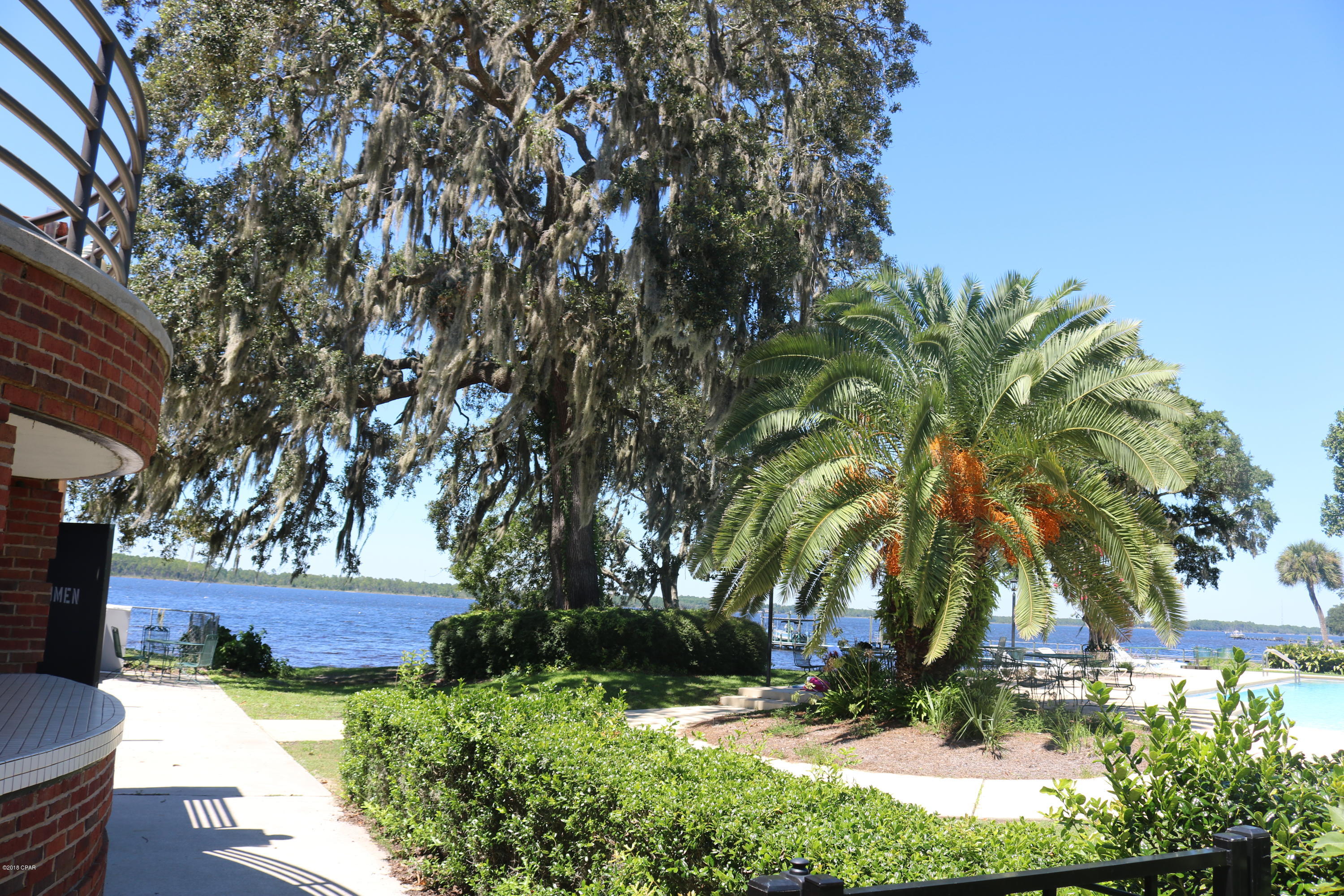 Tropical Bay - Land