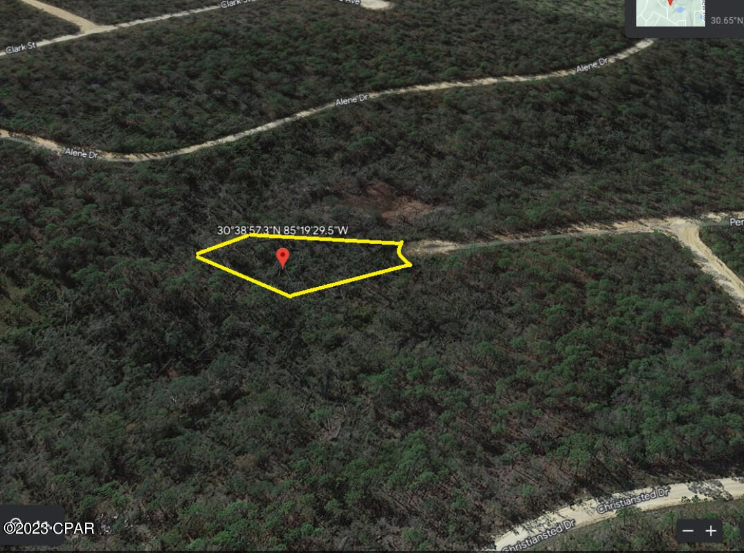 This 1.26 Acre lot is located in Alford, FL. NO HOA.
This land is  in a 10,000 acre master planned community in NW Florida Called Compass Lake Hills.
Lot is located on Pershing dr in a cul de sac.