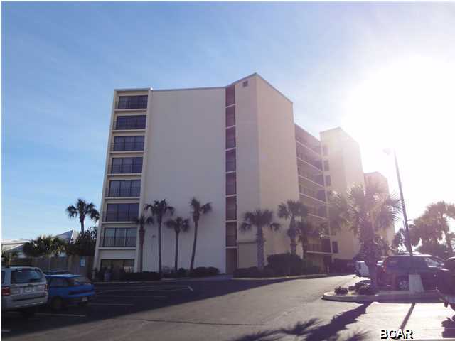 Ready to rent, Gulf Front condo located in the Moondrifter Condo Complex! Breathtaking views from private balcony! Spacious bedroom with private bath! Living area with sliding glass doors that lead balcony! Tile throughout! Great amenities! Don't miss out on this great opportunity! Show and submit your offer today!