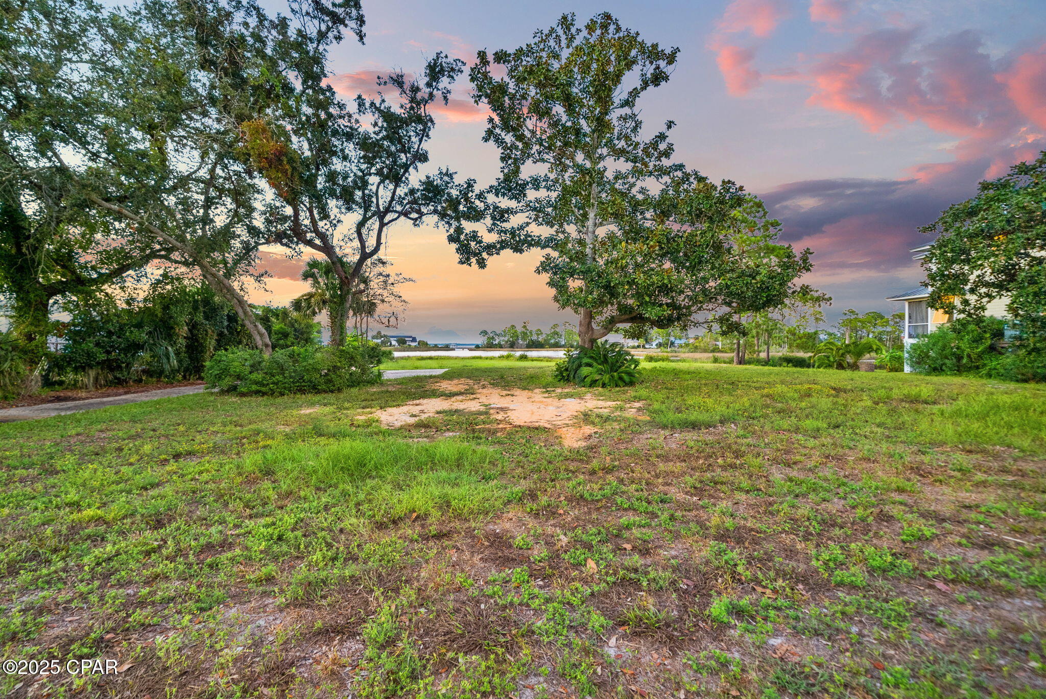 Kings Point - Land