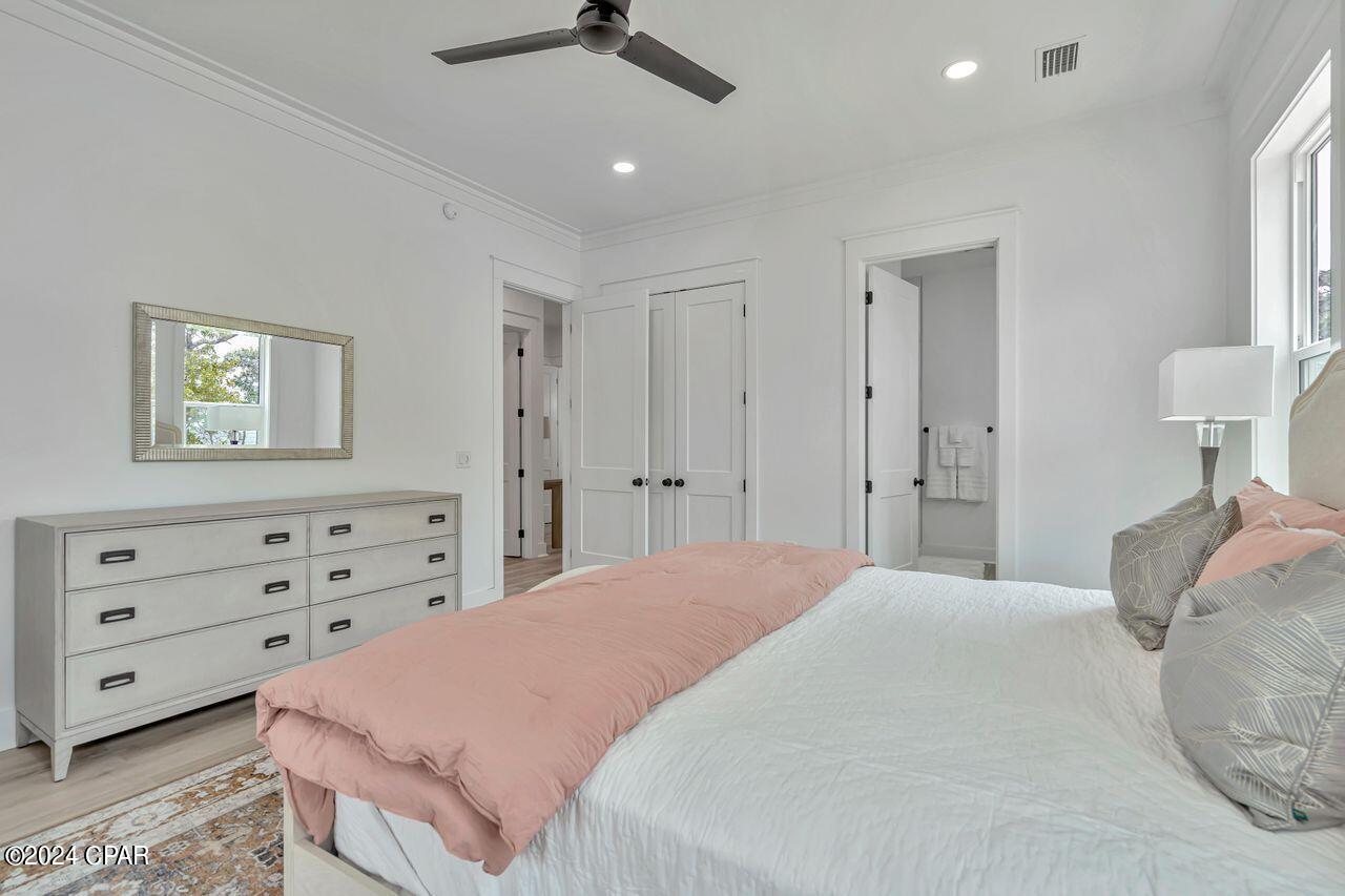 Gulf Shore Manor - Residential