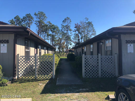 This 2bd/1ba apartment. New carpet and paint. Centrally located, close to 23rd st. shops and restaurants. Water, Sewer, Garbage and Lawncare included. No pets.
