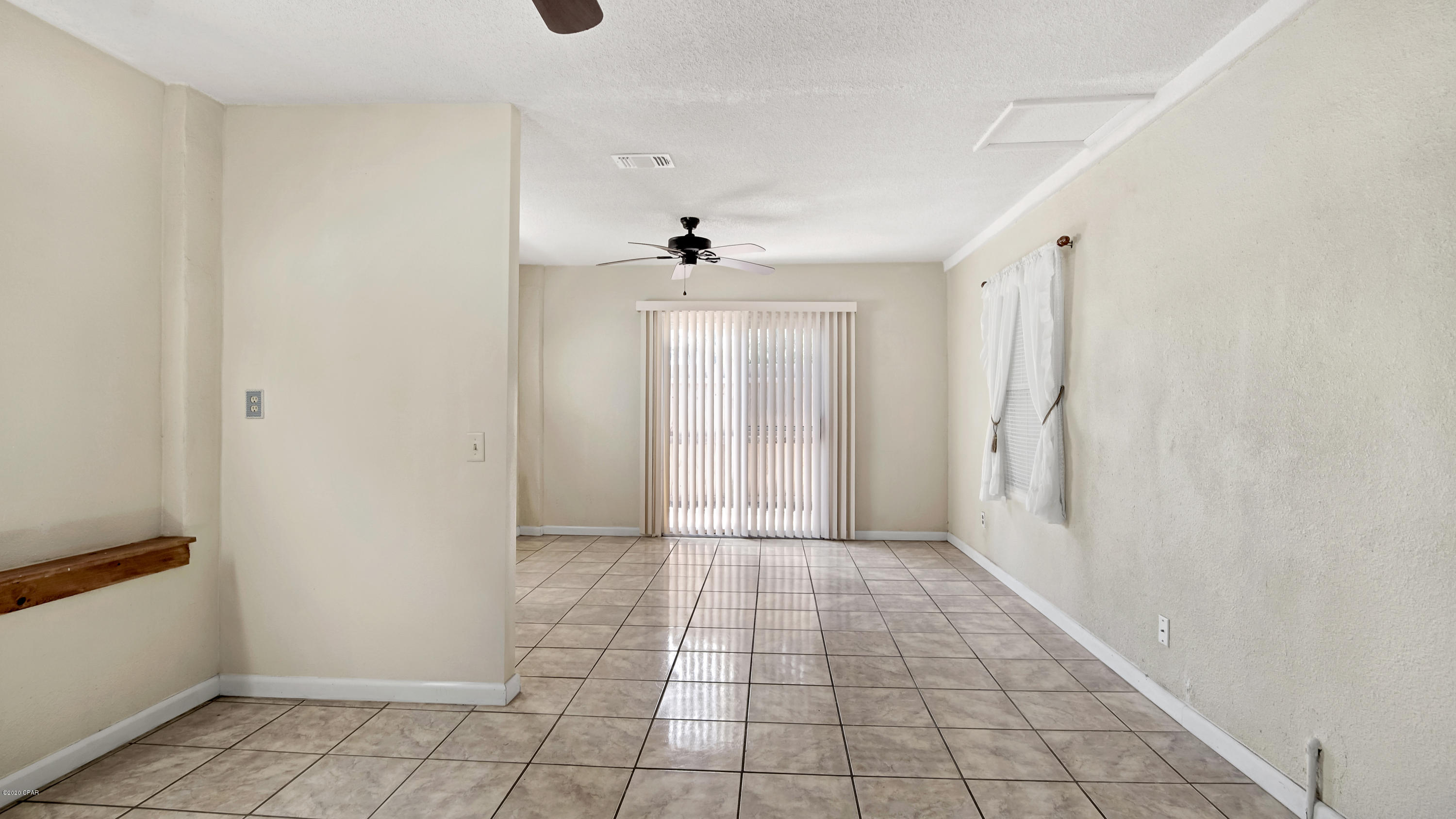 Hutchison's 1st To Bahama Bch - Residential