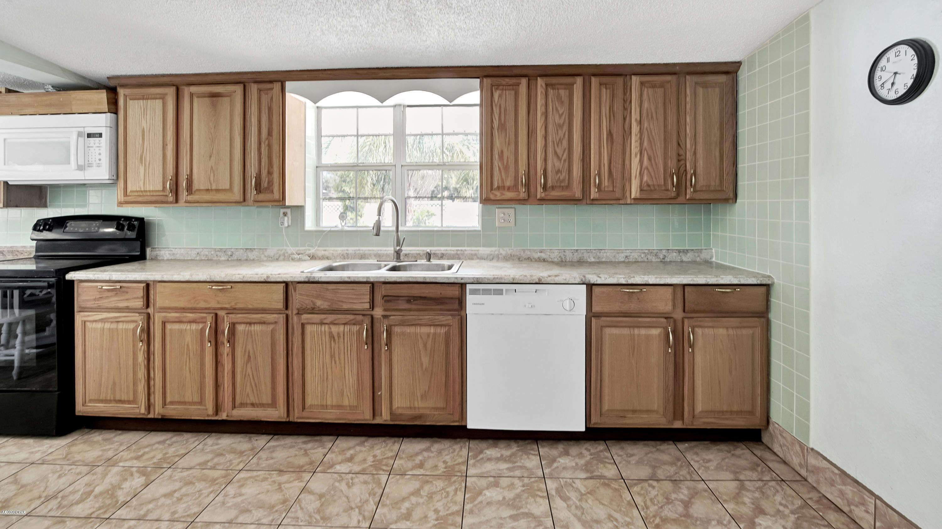 Hutchison's 1st To Bahama Bch - Residential