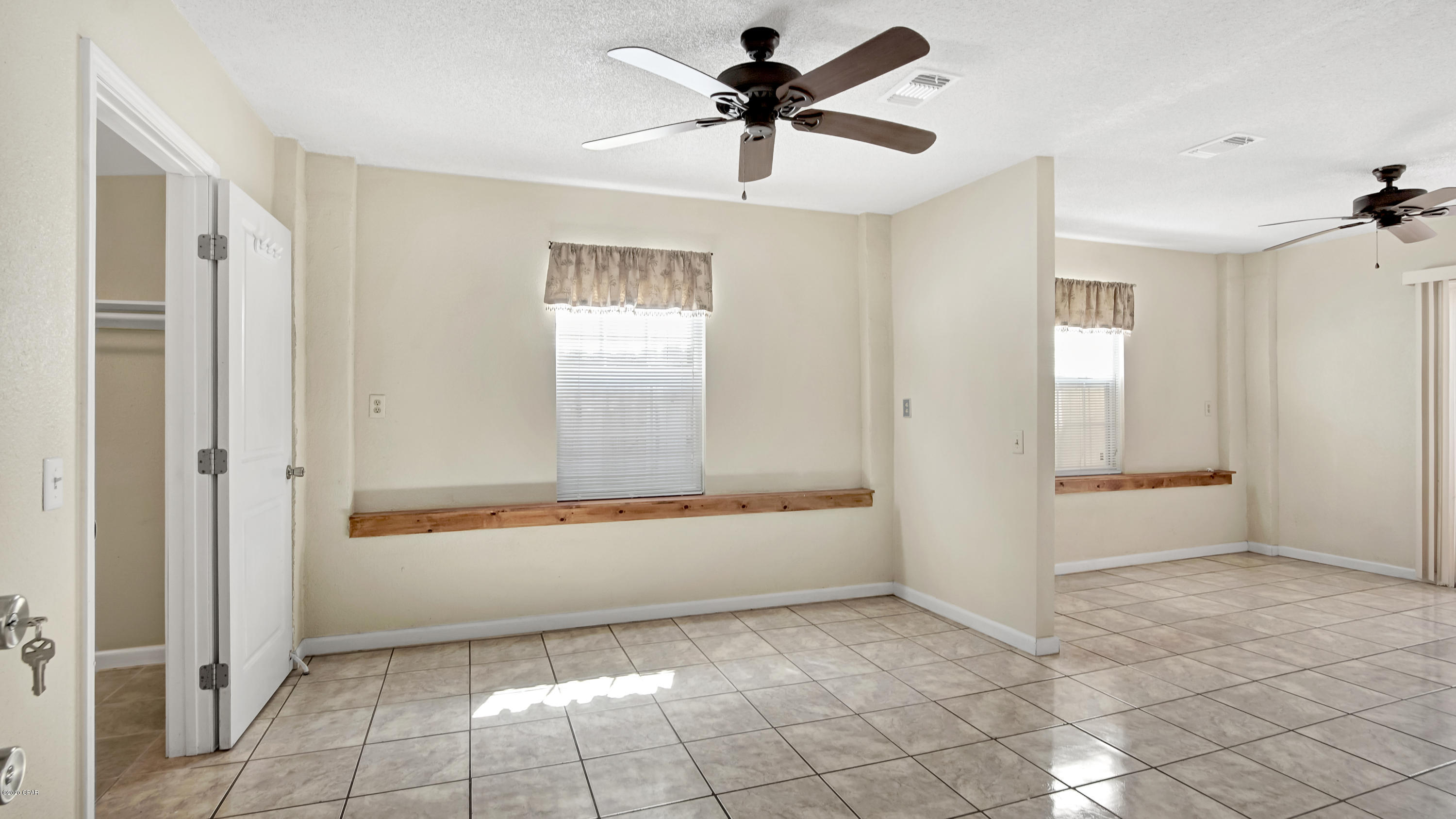 Hutchison's 1st To Bahama Bch - Residential