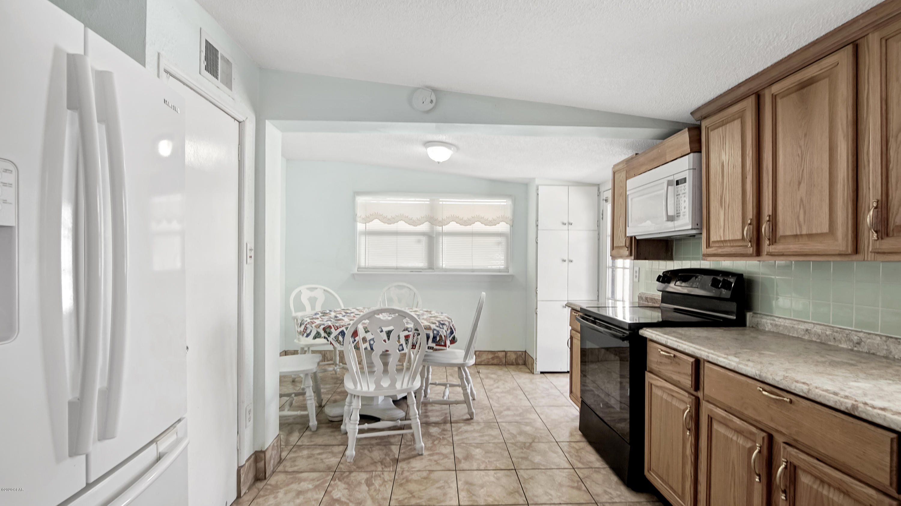 Hutchison's 1st To Bahama Bch - Residential