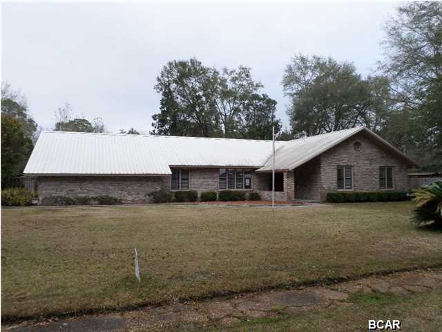 This a well maintained 4/2.5 located in a very popular area of Lynn Haven. New appliances, interior paint, carpet and a new septic system. Seller is offering ''Special Financing'' to qualified buyers. Seller will offer an allowance up to $500 to owner occupant Buyer's purchase of a home warranty of their choice. IN ADDITION to normal Buyer closing costs, Buyer pays Doc Stamps on the Deed, closing service fee of $250, electronic recording fee of $27. Seller does not complete mold or problem drywall remediation or provide any type of clearance or certification to the buyer. Closing cost assistance cannot go towards transfer taxes (doc stamps on the deed or mortgage) association transfer fees, or any prepaid expenses. Investor sales are not eligible for buyer closing cost assistance. All