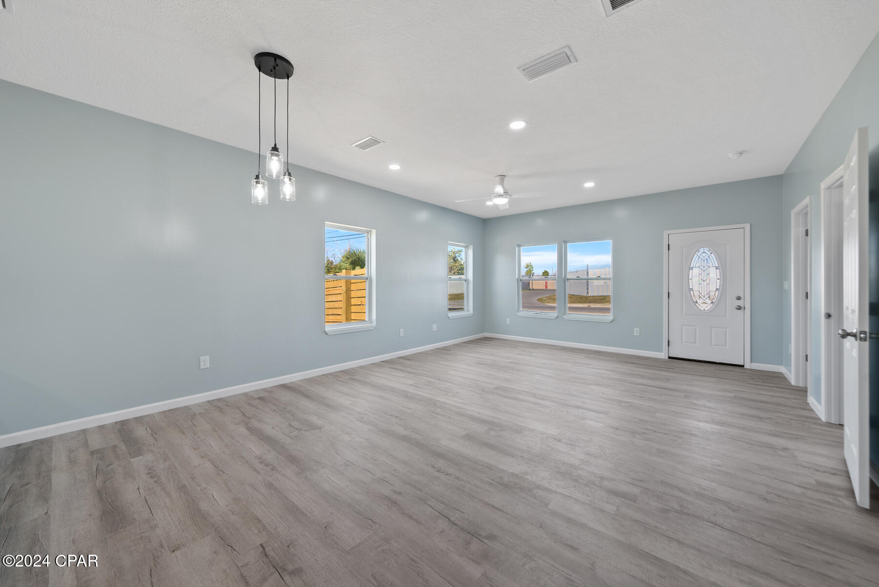 Pine View Add. Unrec - Residential