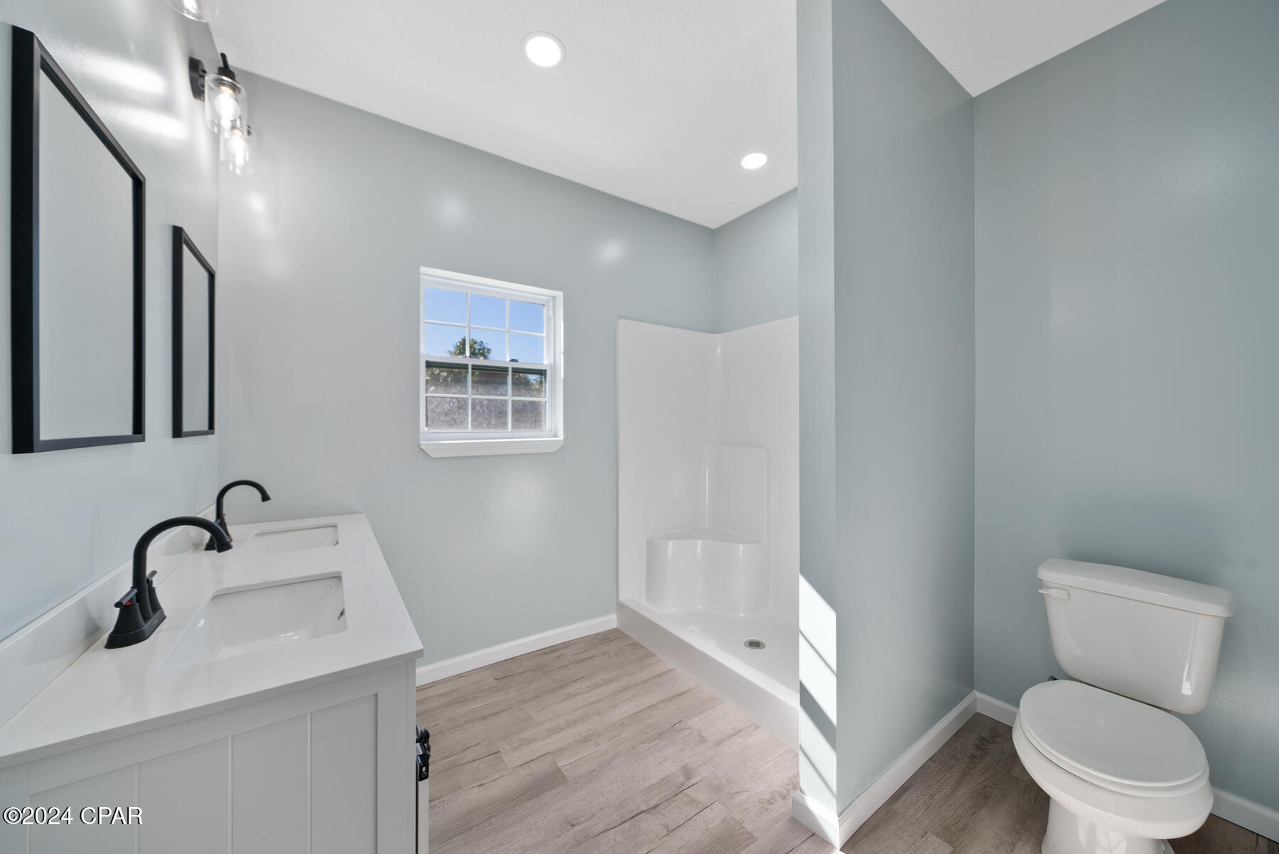 Pine View Add. Unrec - Residential