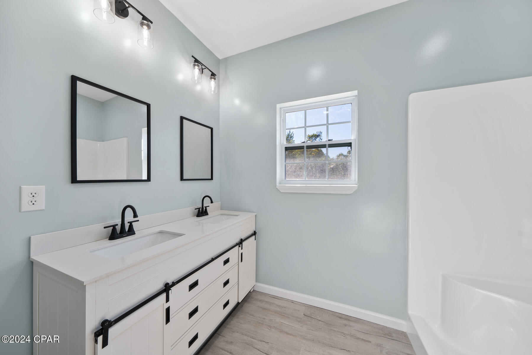 Pine View Add. Unrec - Residential