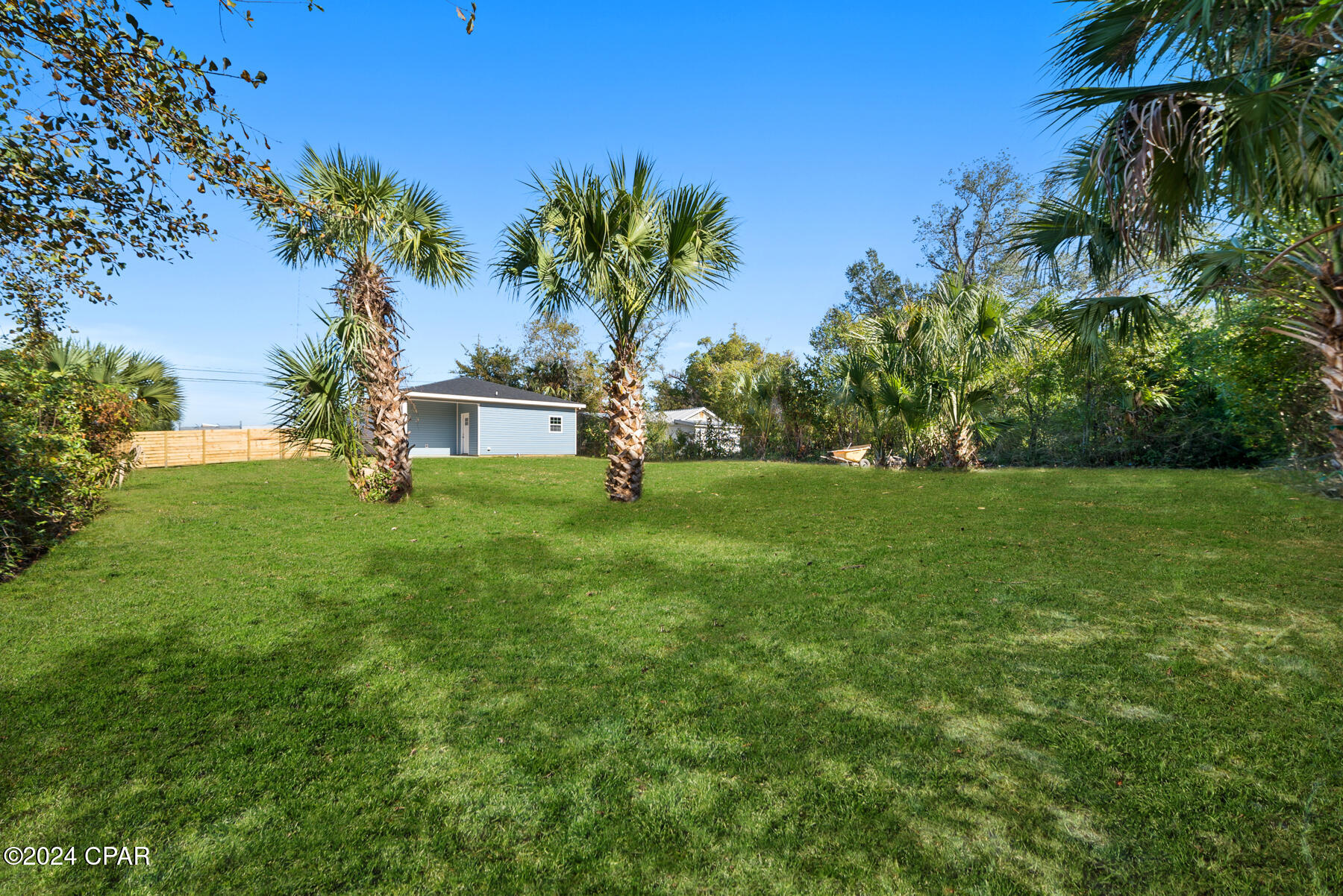 Pine View Add. Unrec - Residential