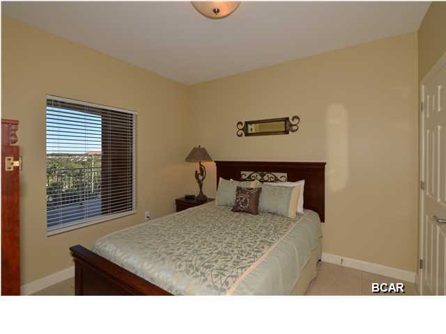 Splash Condo - Residential