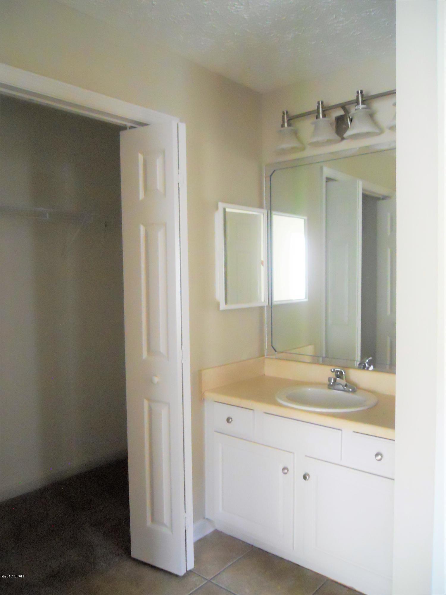 Palm Cove Phase III - Residential Lease