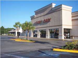 Prime retail location in a Hobby Lobby anchored shopping center, on Panama City's busiest commercial corridor. Great visibility, easy access, attractive lease rates and terms.