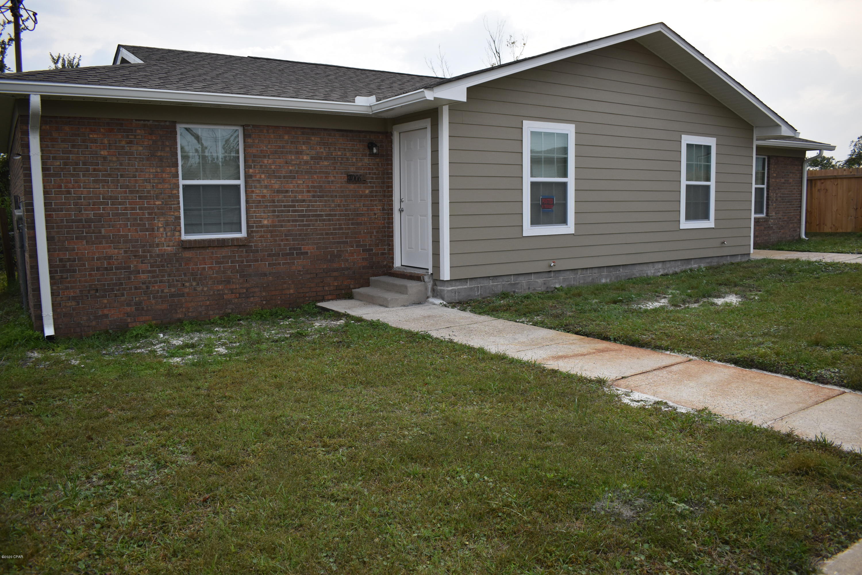 2bed 1 bath. Close to Rutherford High School, convenient to Tyndall AFB. Private entrance, shared back patio space. Private washer and dryer hookups. NO pets. 

Quarterly pest service and yard service included.