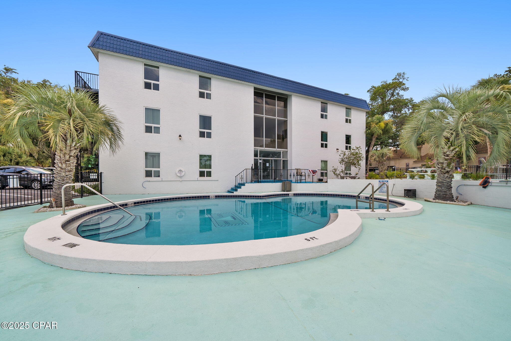 Bay Club Condo Ph 1 - Residential