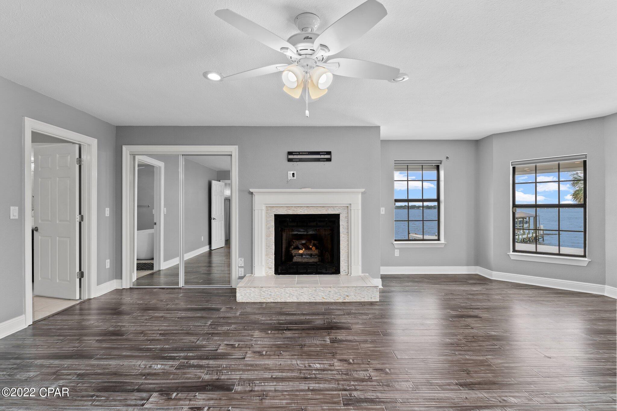Dolphin Point - Residential
