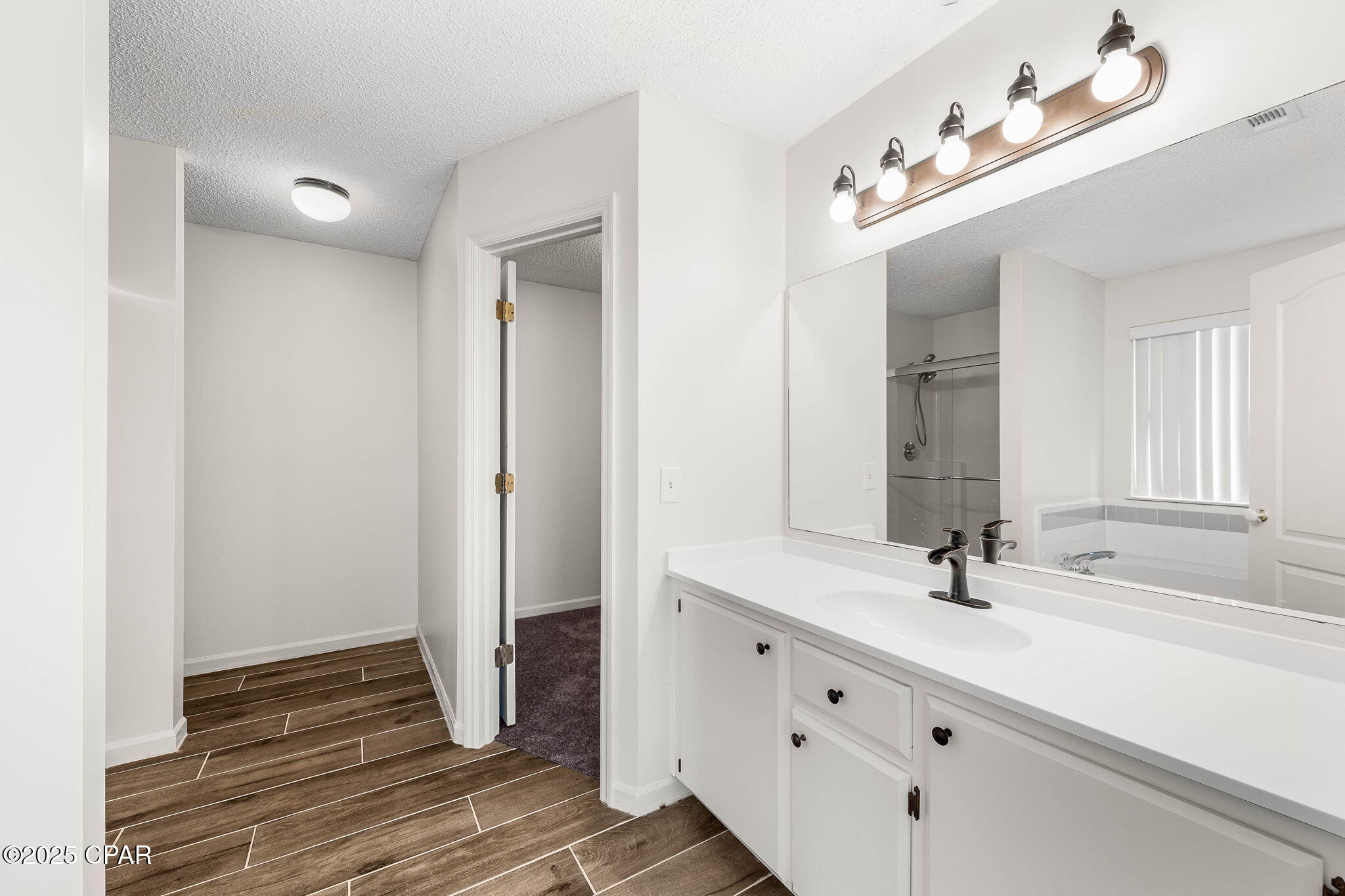 Colonial Est. - Residential