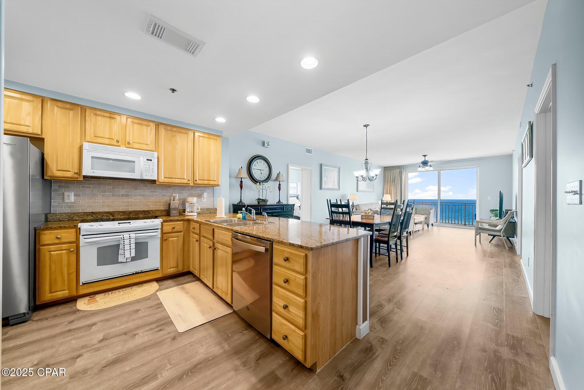 Splash Condo - Residential