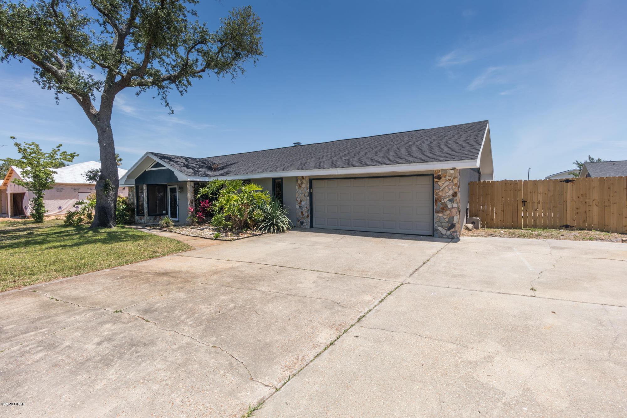 Venetian Villa 1st Add Replat - Residential