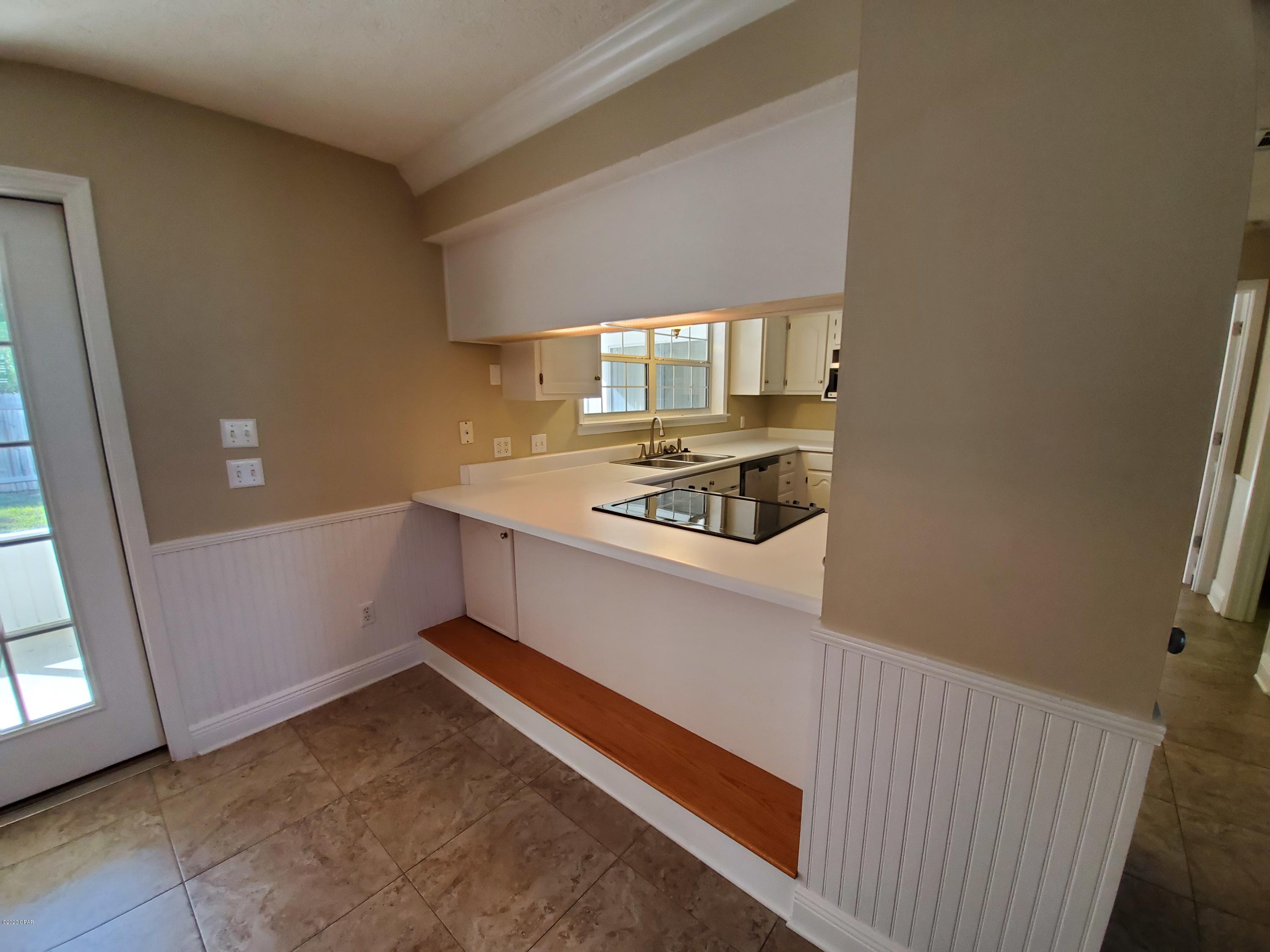 Summer Breeze Phase I - Residential Lease