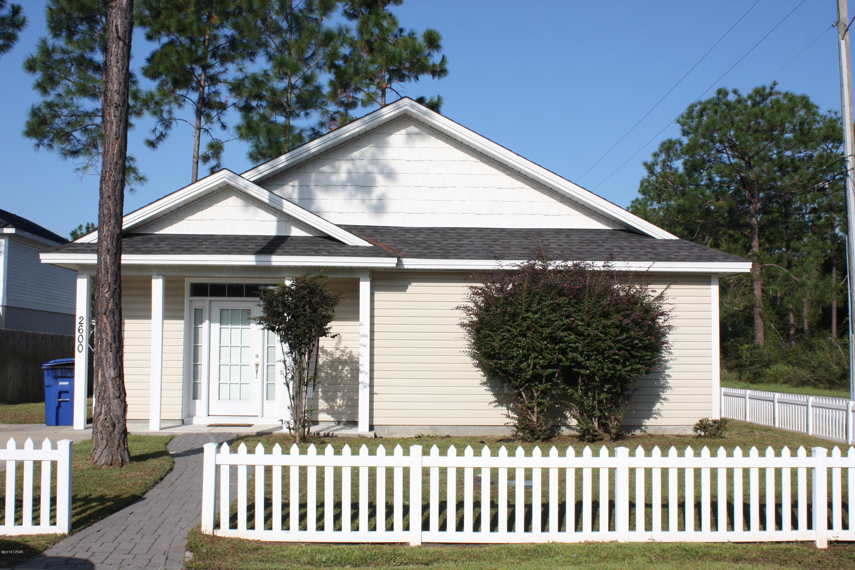 $100 off first month's rent!! Located in the desirable Avondale Estates neighborhood, this home features a large family room, breakfast bar, stainless steel appliances, ceramic tile floors, and was built to be energy efficient. Washer and Dryer AS IS -Alarm system is available.



1/2 off deposit for active military!



All measurements are approximate.