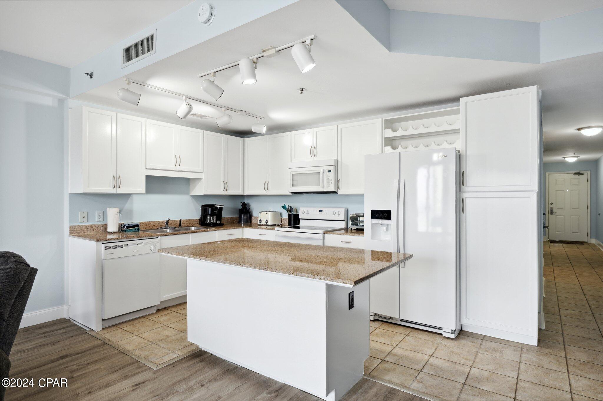 Laketown Wharf - Residential