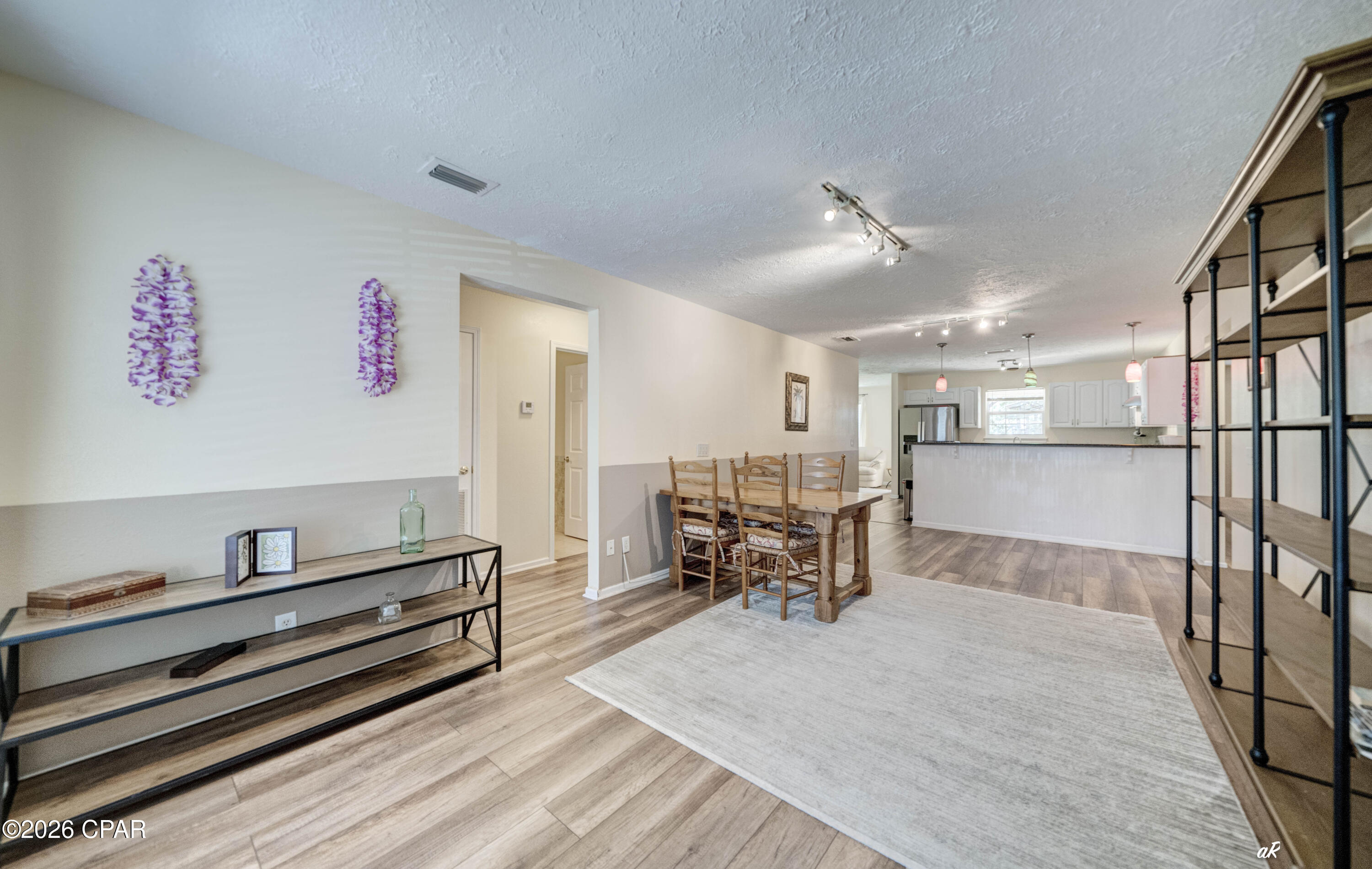 North Lagoon Oaks 4th - Residential Lease