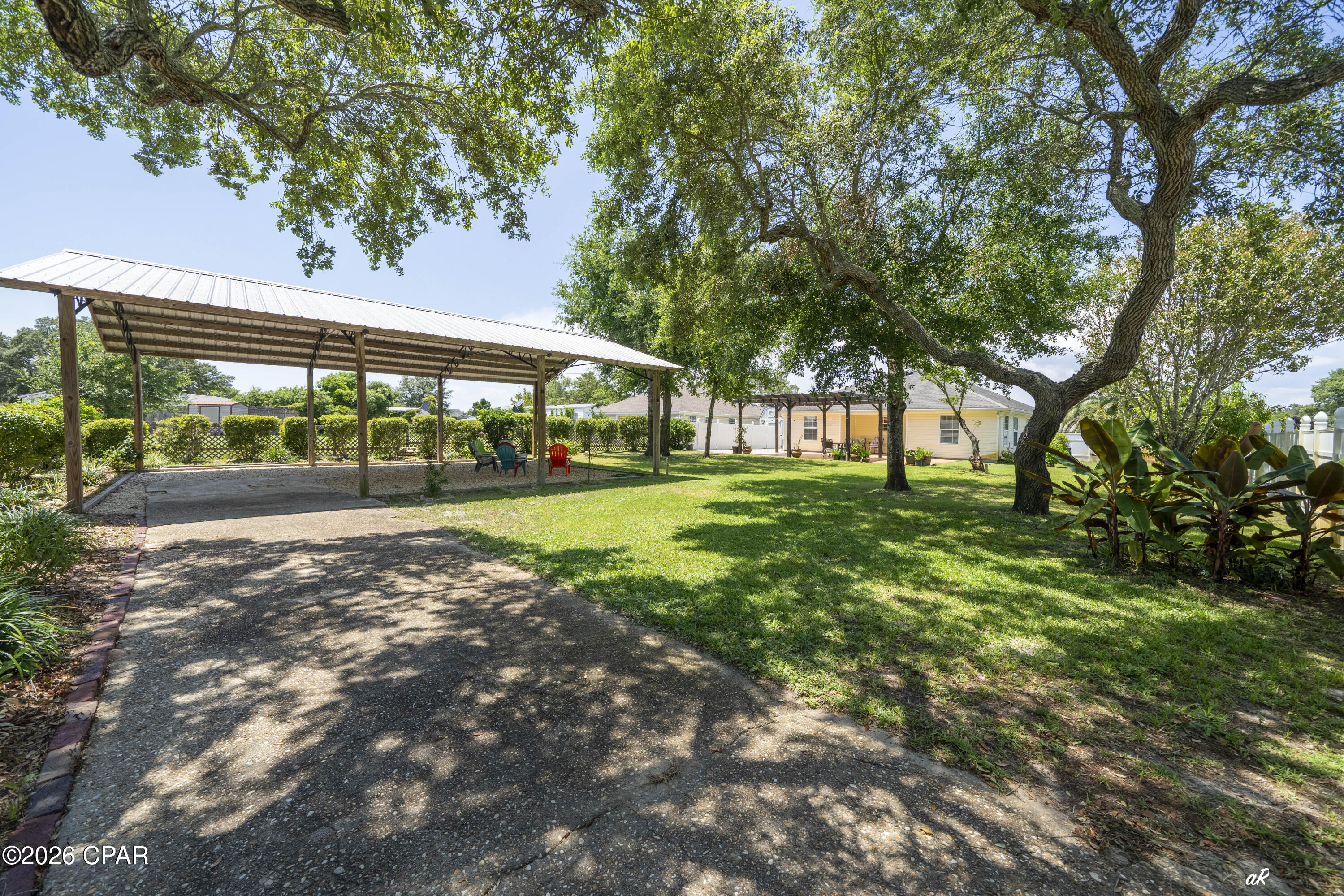 North Lagoon Oaks 4th - Residential Lease