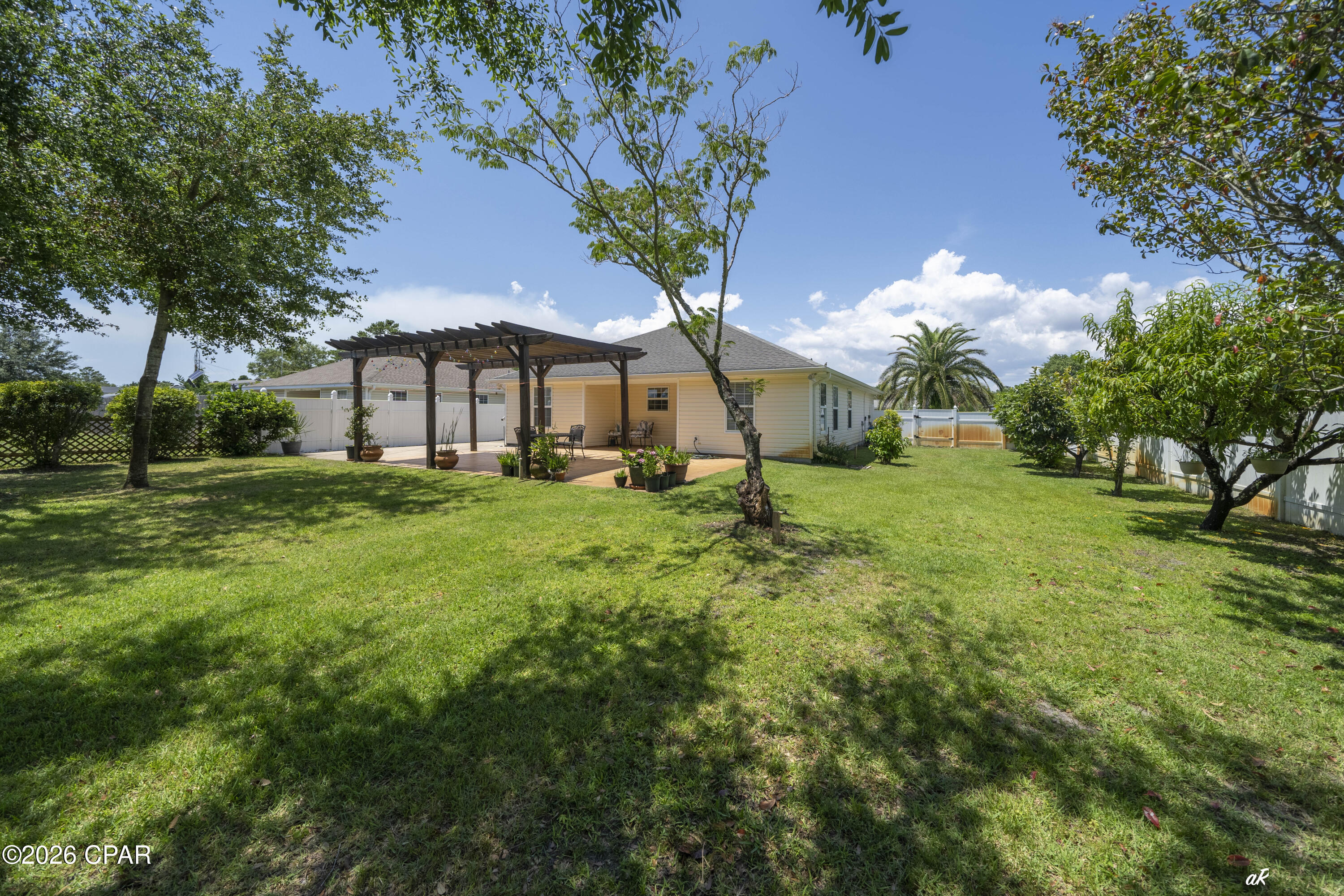 North Lagoon Oaks 4th - Residential Lease
