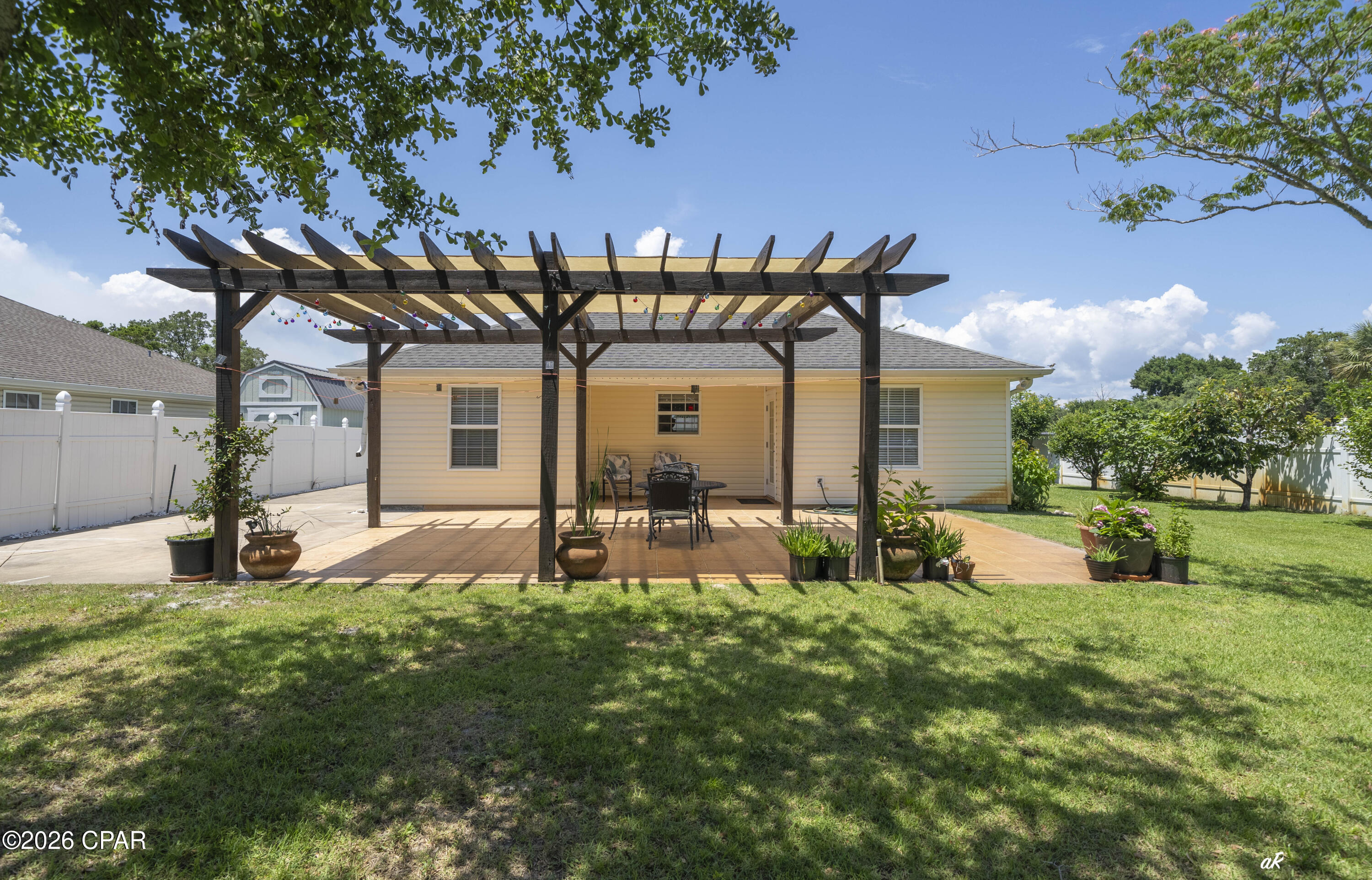 North Lagoon Oaks 4th - Residential Lease