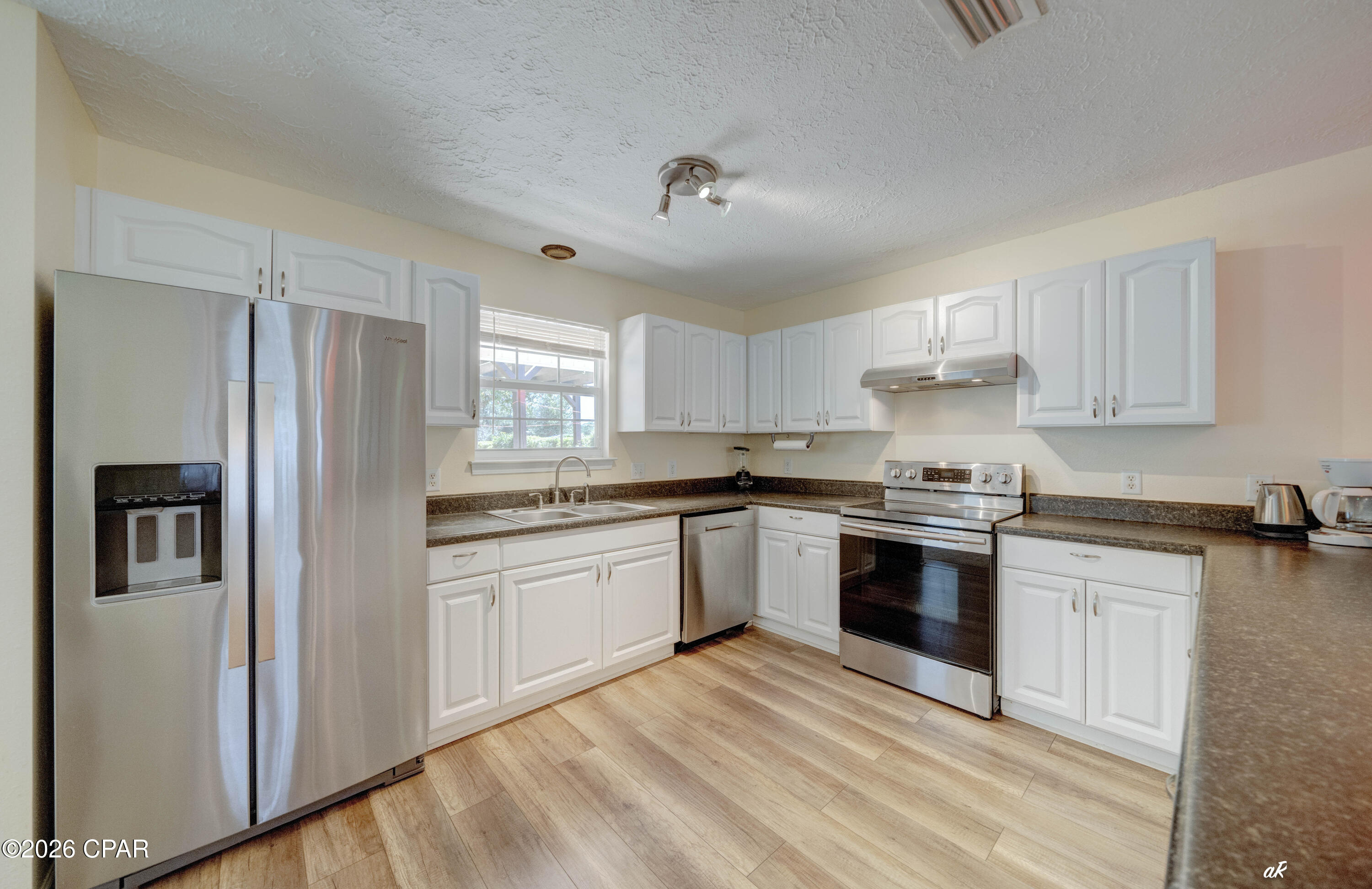 North Lagoon Oaks 4th - Residential Lease