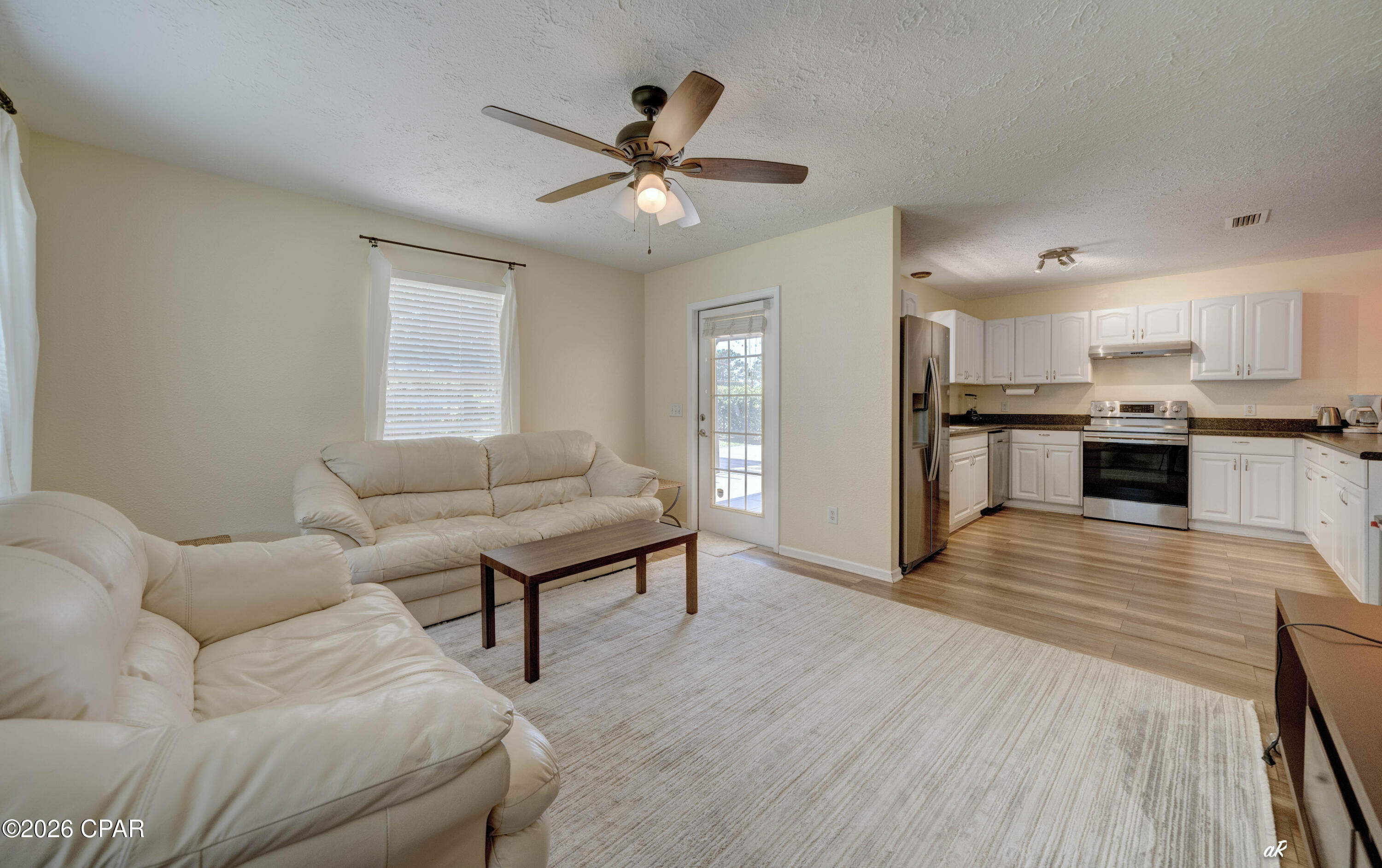North Lagoon Oaks 4th - Residential Lease