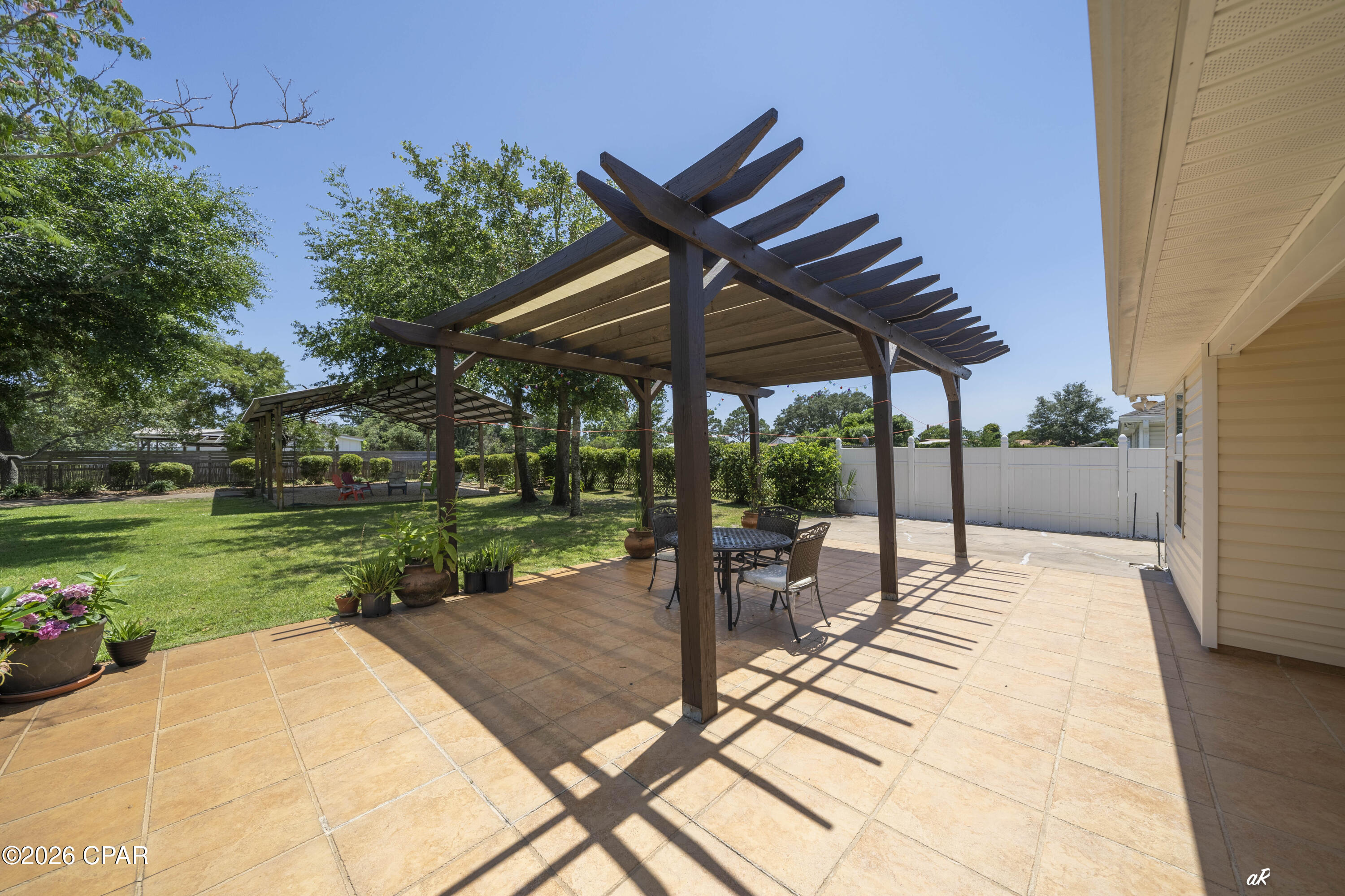 North Lagoon Oaks 4th - Residential Lease