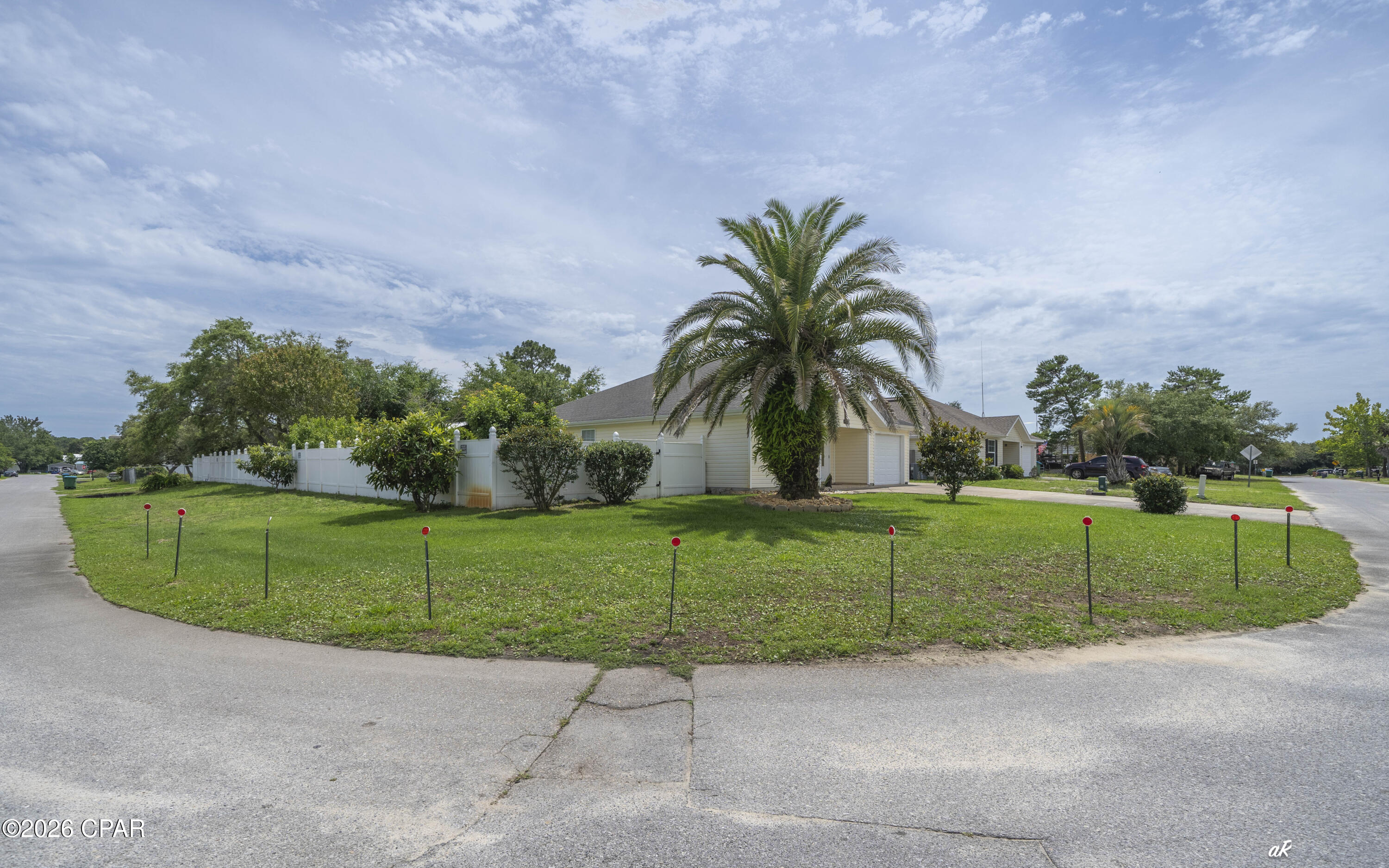 North Lagoon Oaks 4th - Residential Lease
