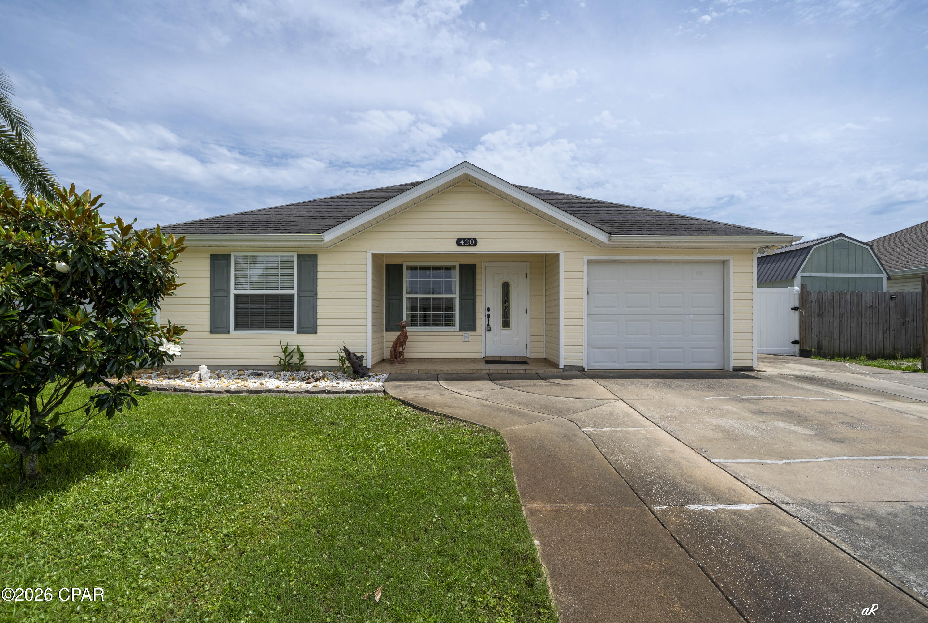 North Lagoon Oaks 4th - Residential Lease