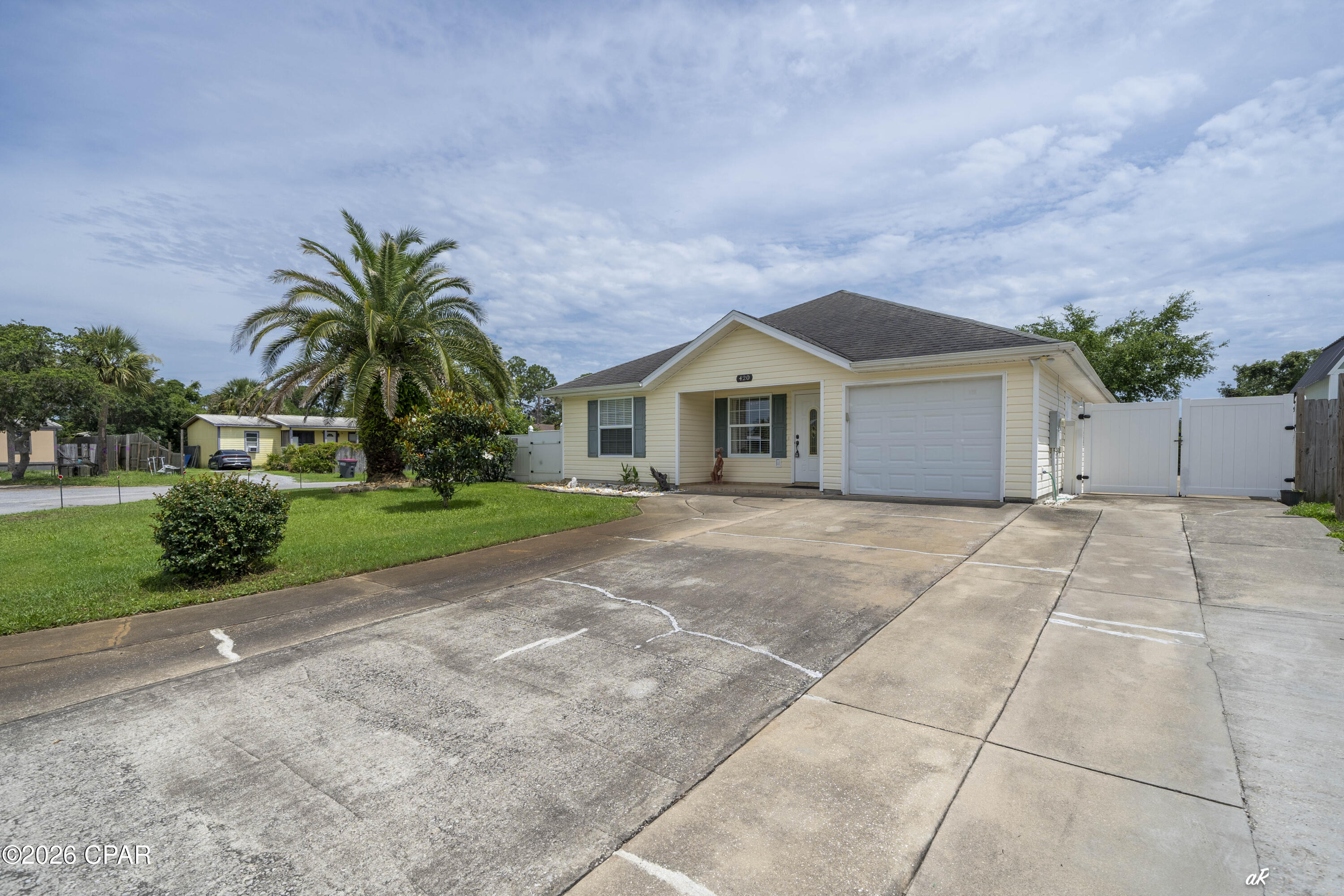 North Lagoon Oaks 4th - Residential Lease